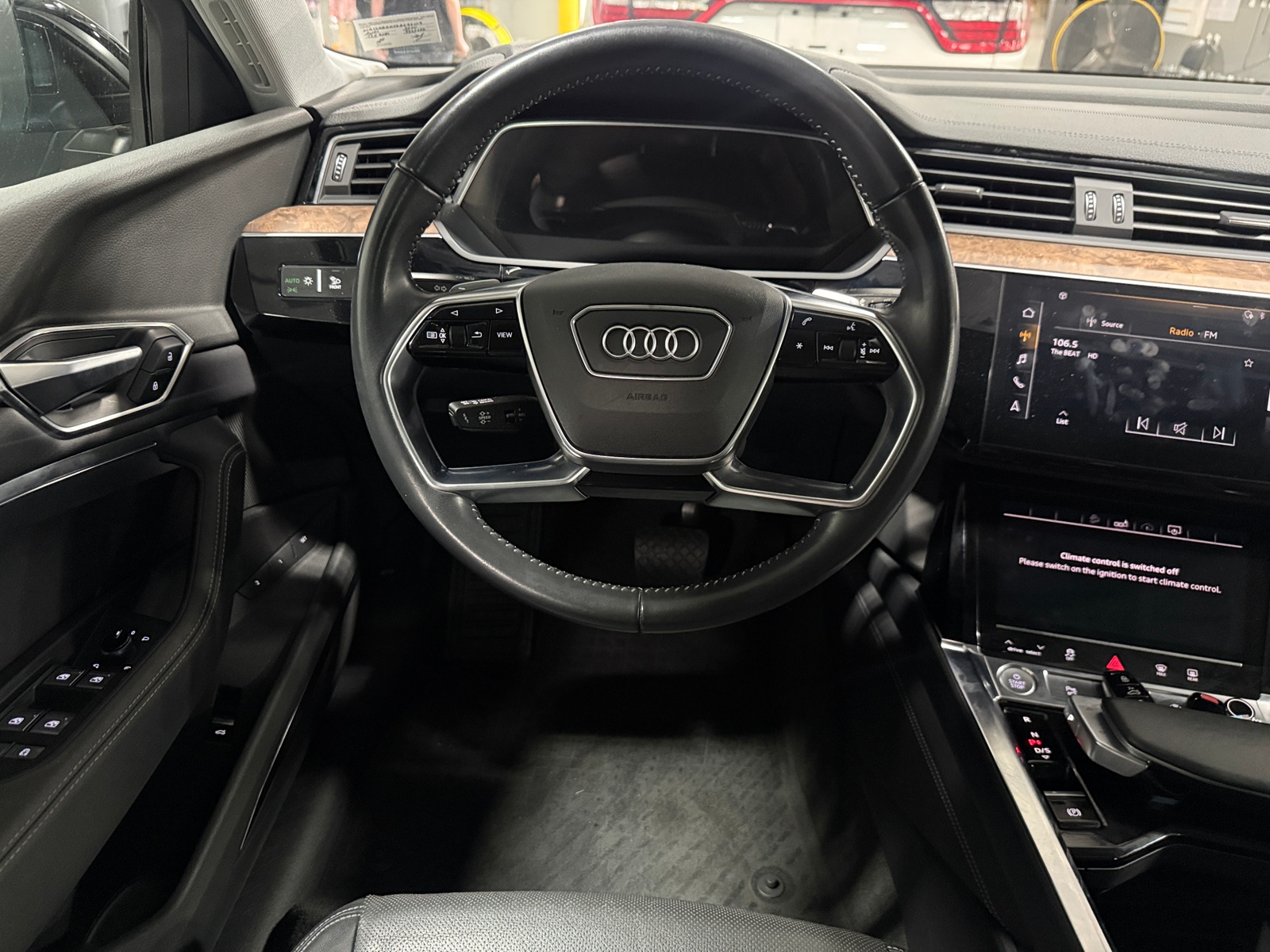 Thumbnail: 2020 Audi e-tron S - 5