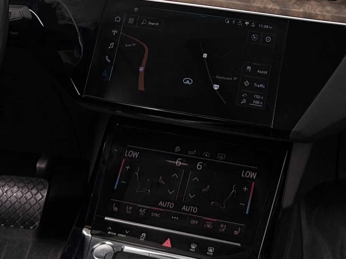 Thumbnail: 2020 Audi e-tron S - 4