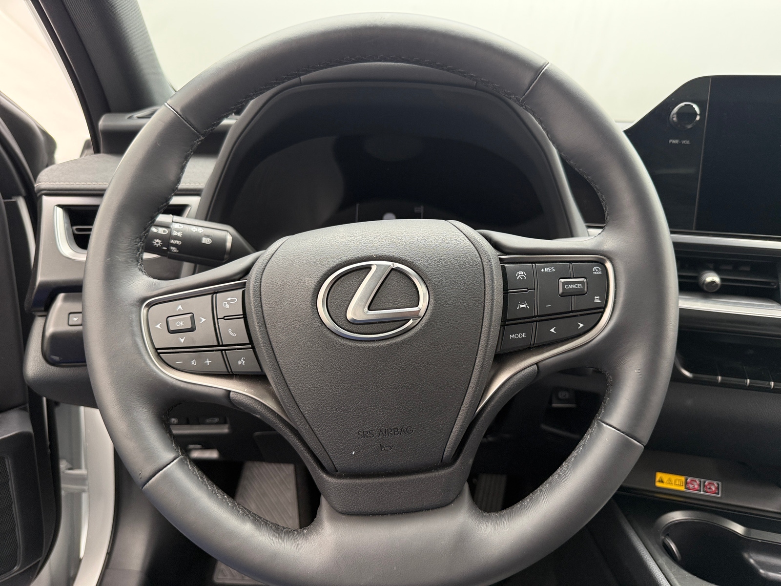 Thumbnail: 2025 Lexus UX - 5