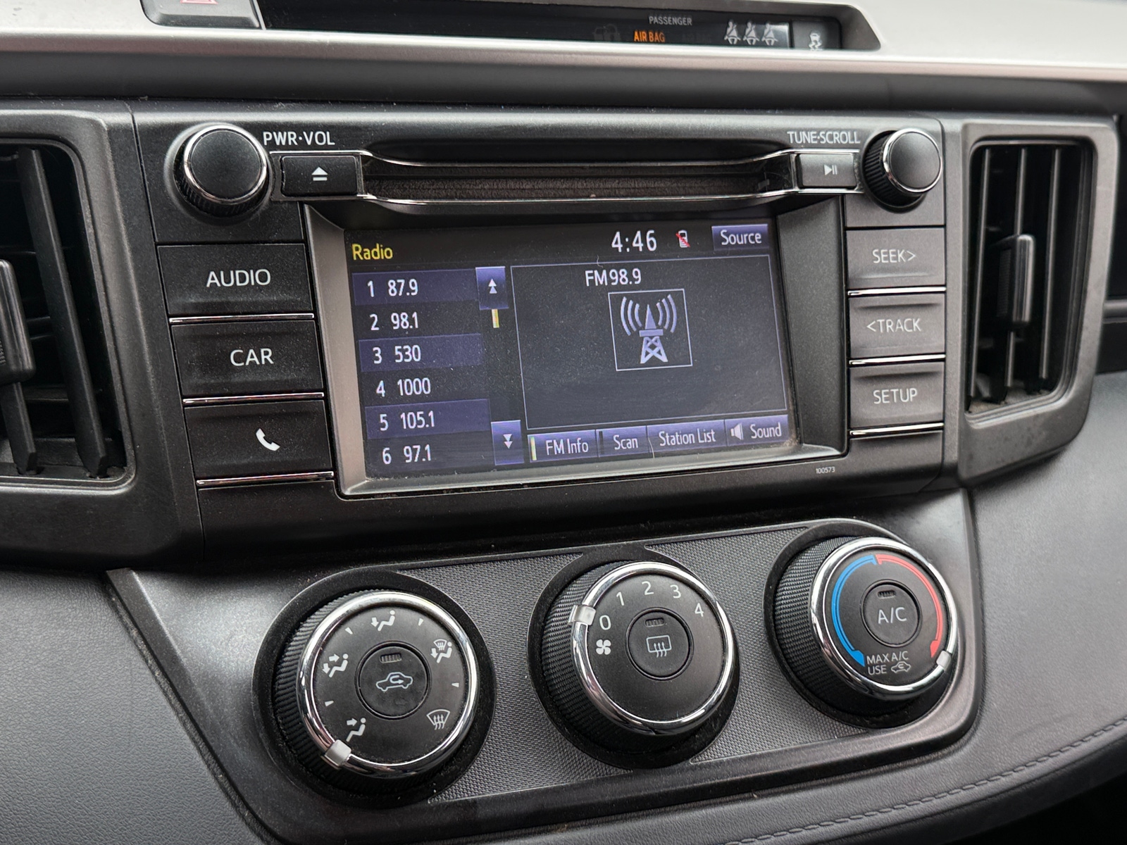 Thumbnail: 2018 Toyota RAV4 - 4
