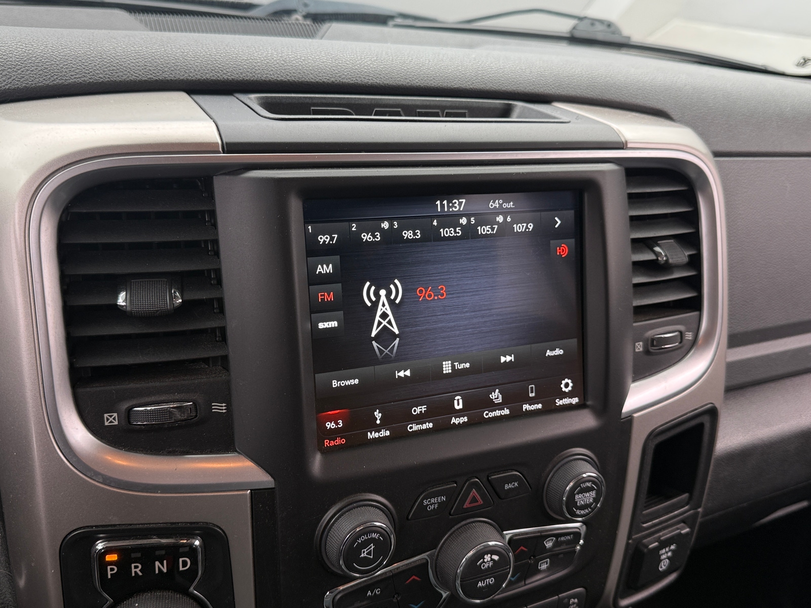 Thumbnail: 2019 RAM 1500 Classic - 4