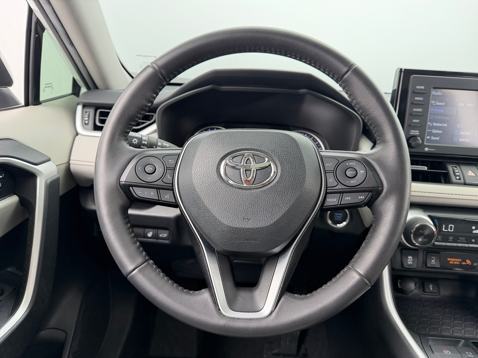 Thumbnail: 2020 Toyota RAV4 - 4