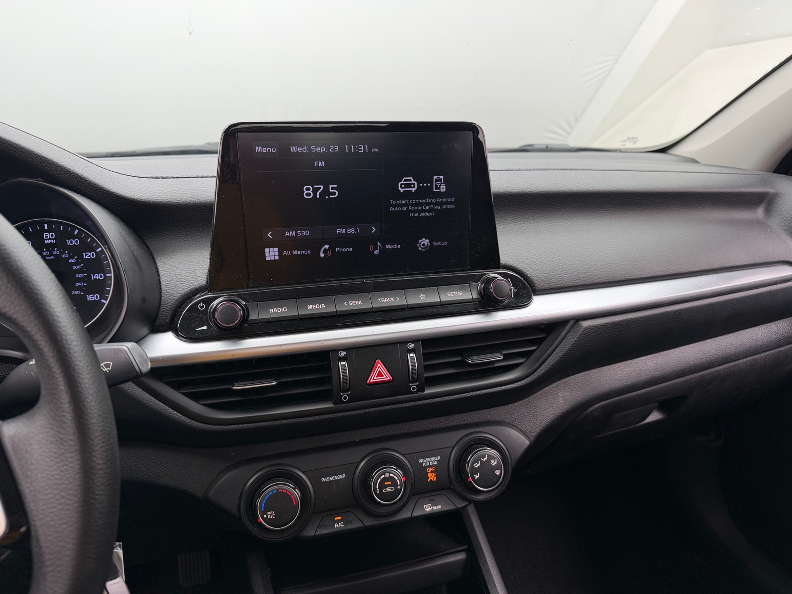 Thumbnail: 2023 Kia Forte - 4