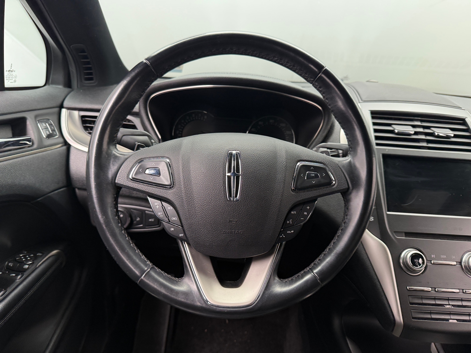 Thumbnail: 2017 Lincoln MKC - 4