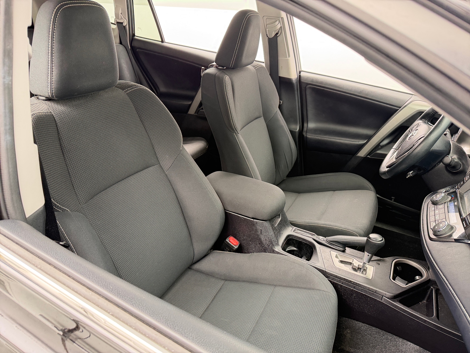 Thumbnail: 2018 Toyota RAV4 - 2