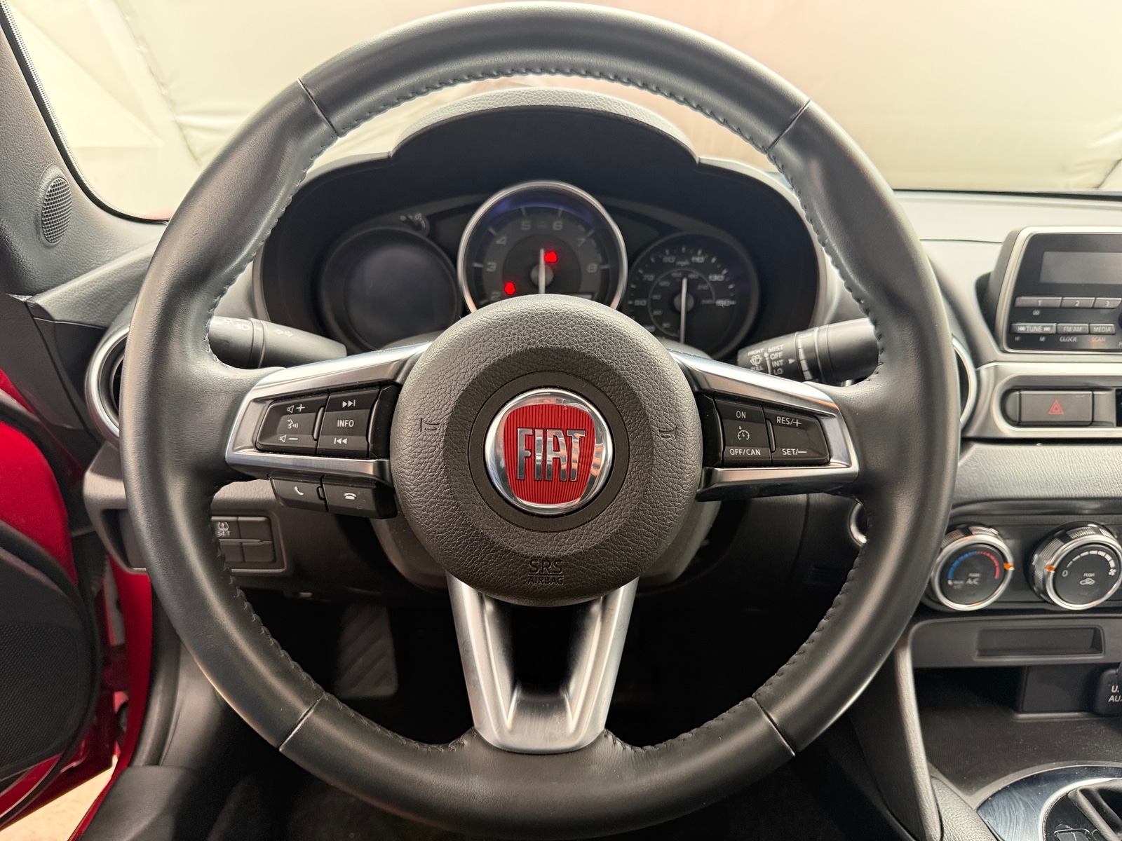 Thumbnail: 2018 Fiat 124 Spider - 5