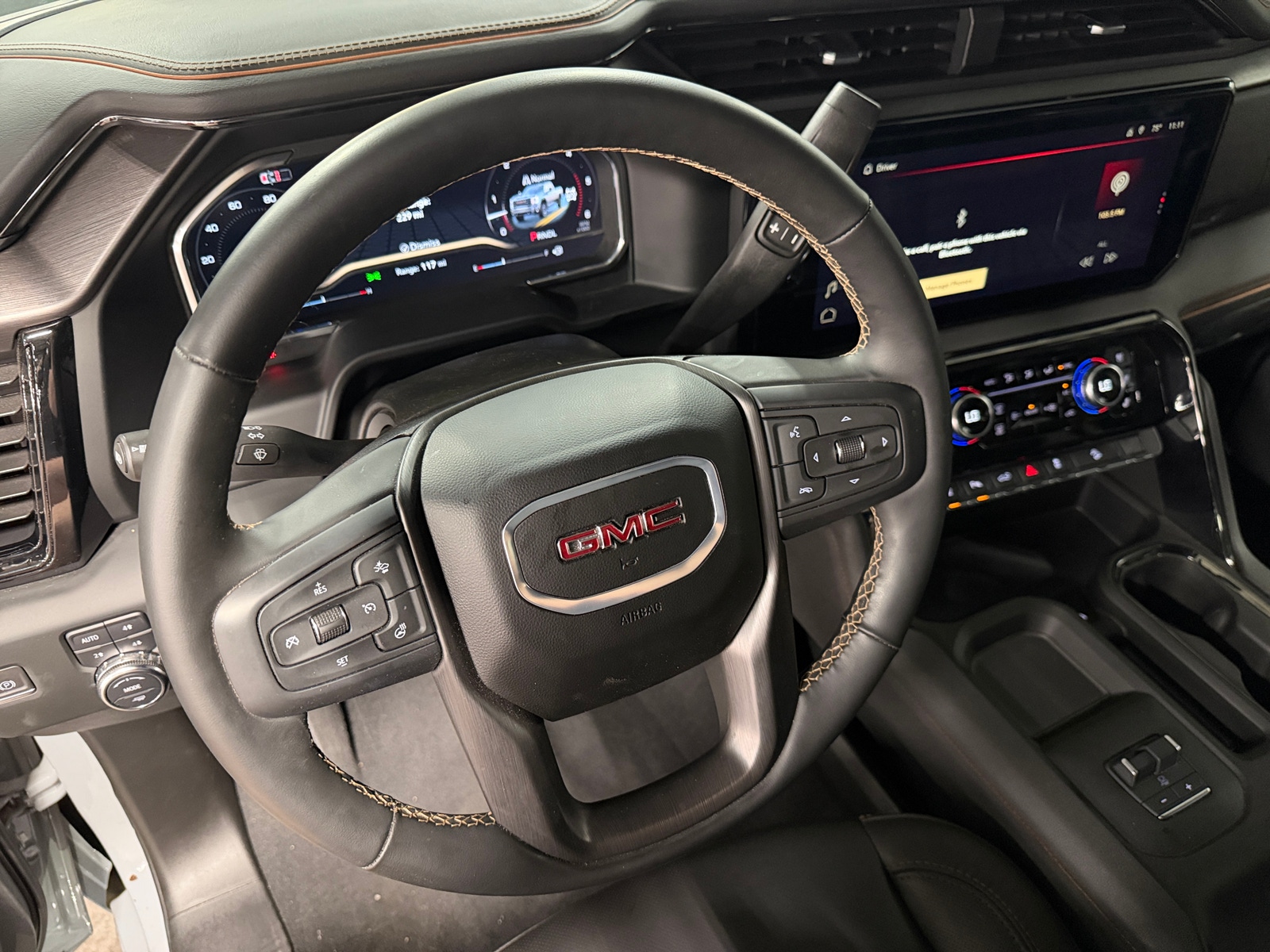 Thumbnail: 2024 GMC Sierra 2500 - 4