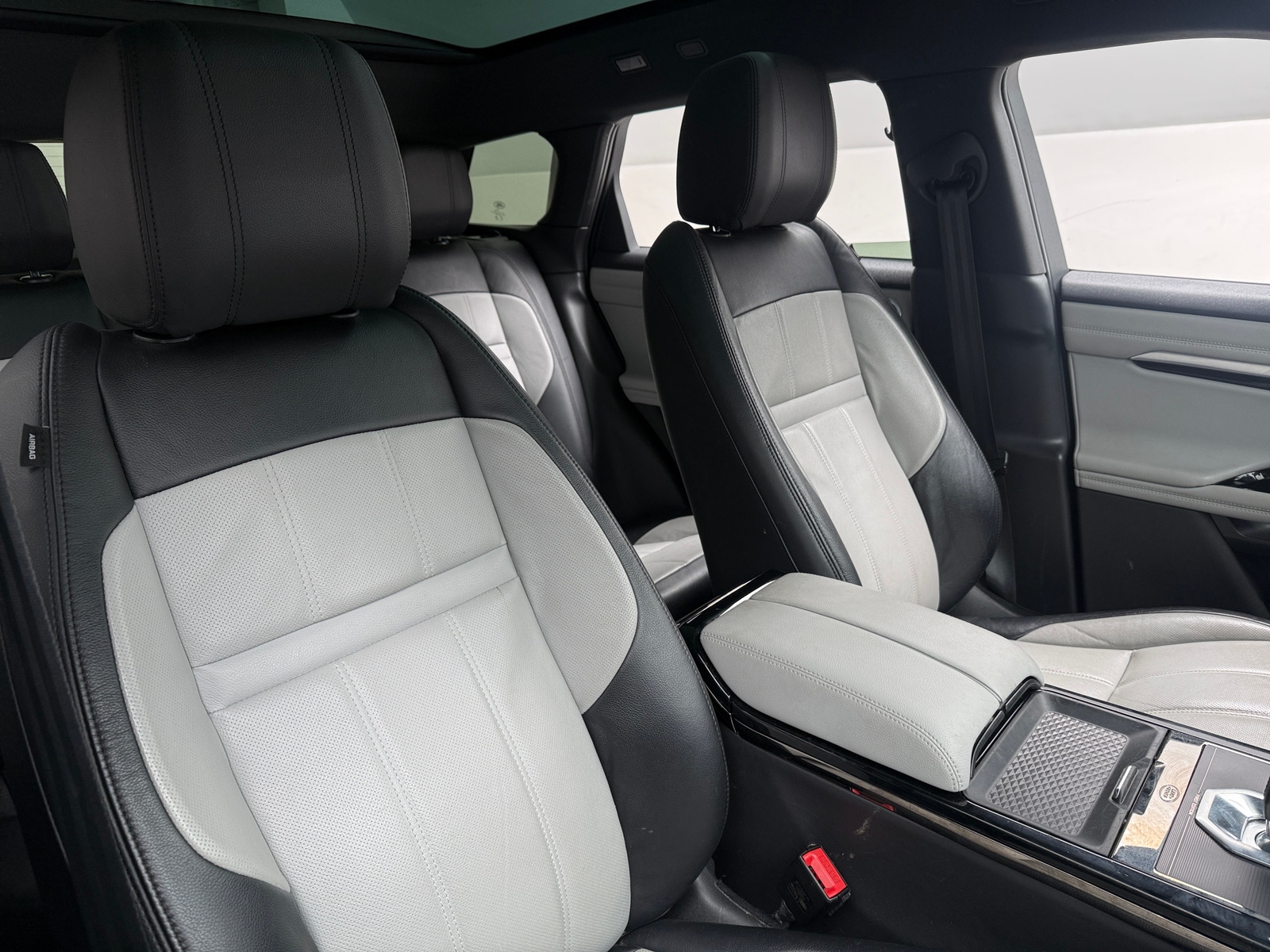 Thumbnail: 2020 Land Rover Range Rover Evoque - 2