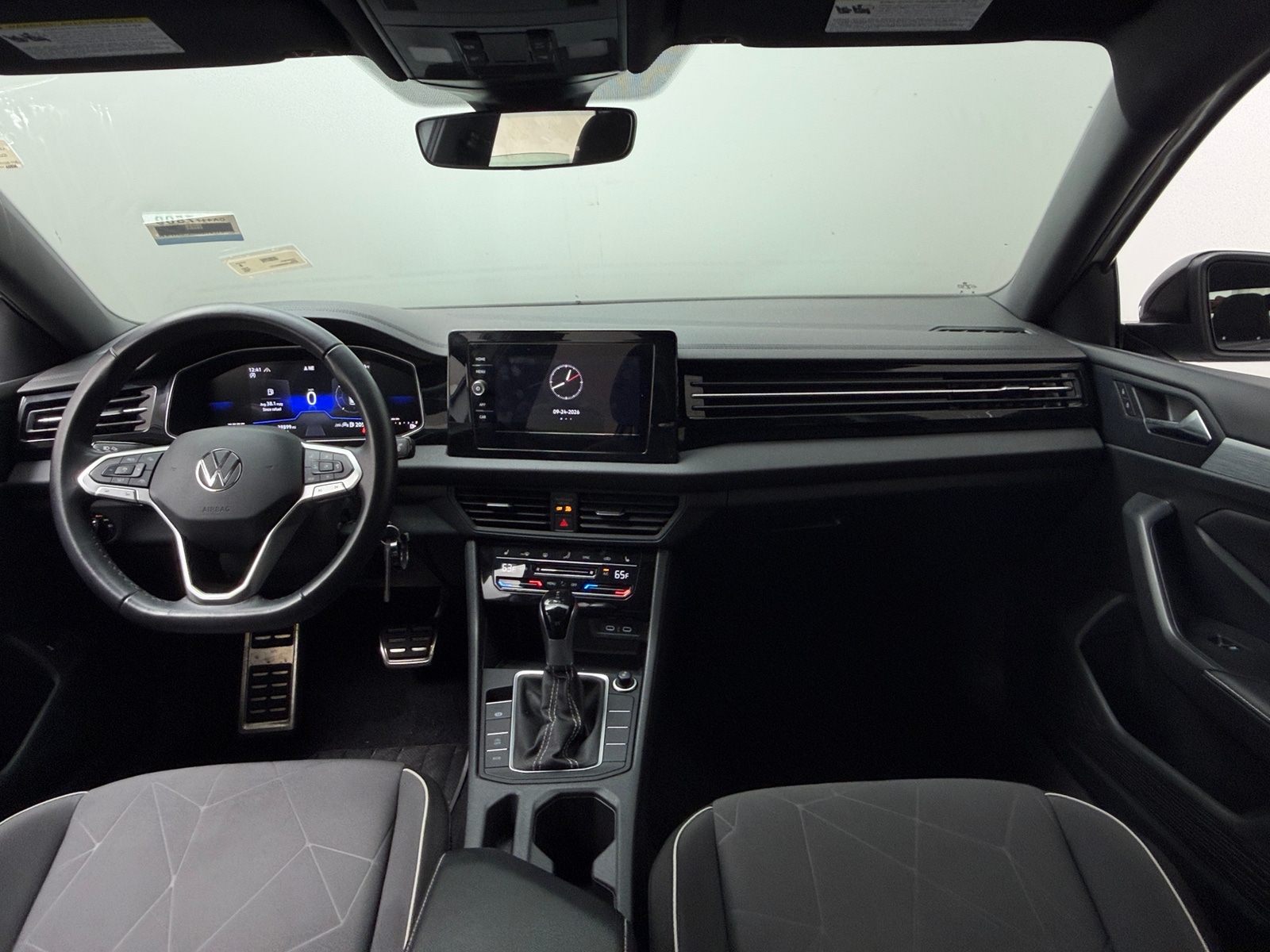 Thumbnail: 2025 Volkswagen Jetta - 3