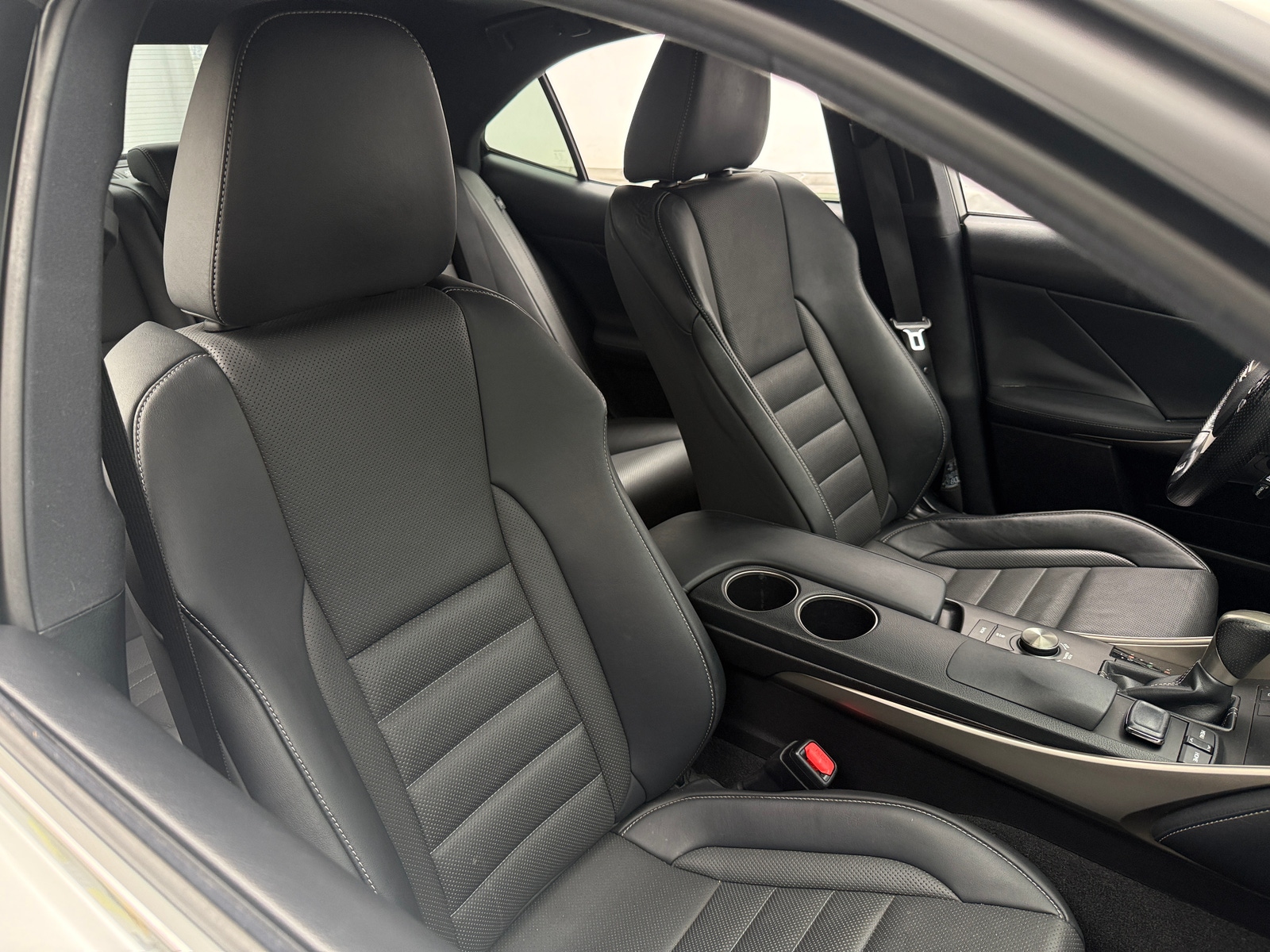 Thumbnail: 2016 Lexus IS - 2