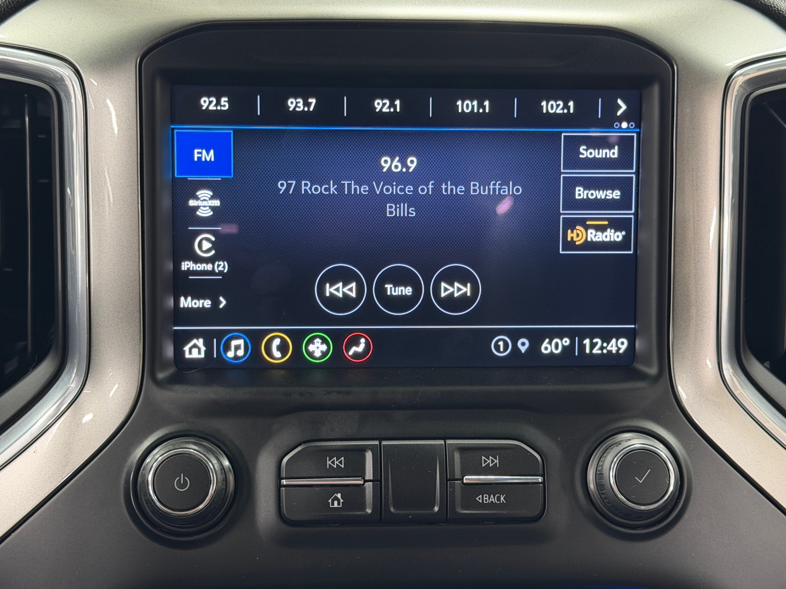 Thumbnail: 2021 Chevrolet Silverado 1500 - 4