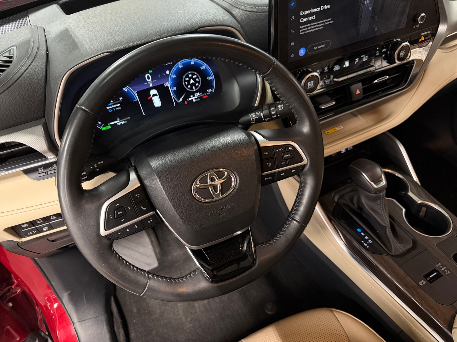 Thumbnail: 2023 Toyota Highlander - 4