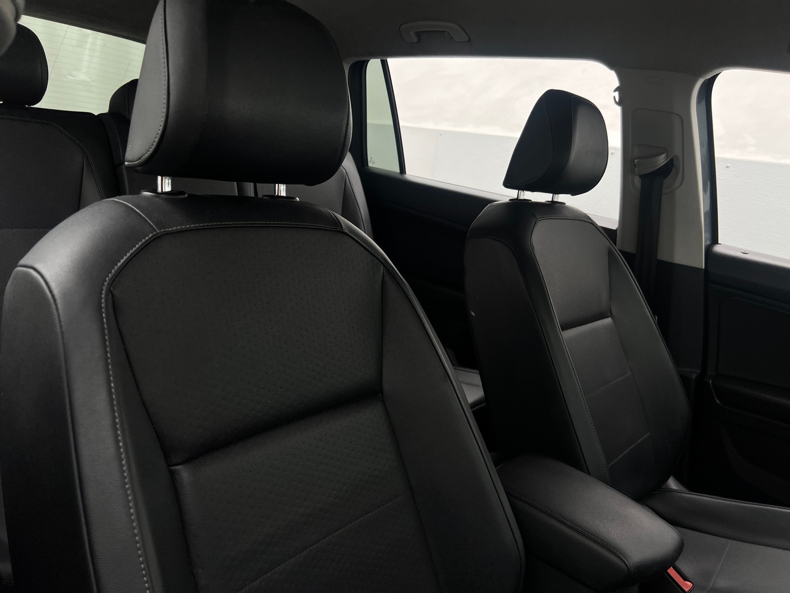 Thumbnail: 2018 Volkswagen Tiguan - 2