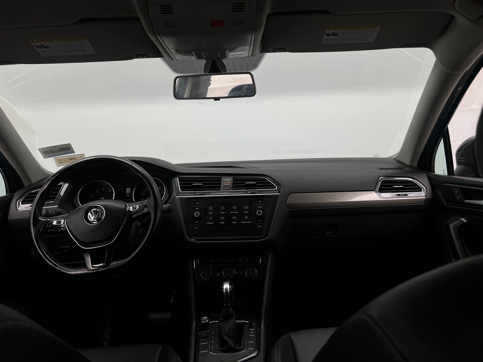 Thumbnail: 2018 Volkswagen Tiguan - 3