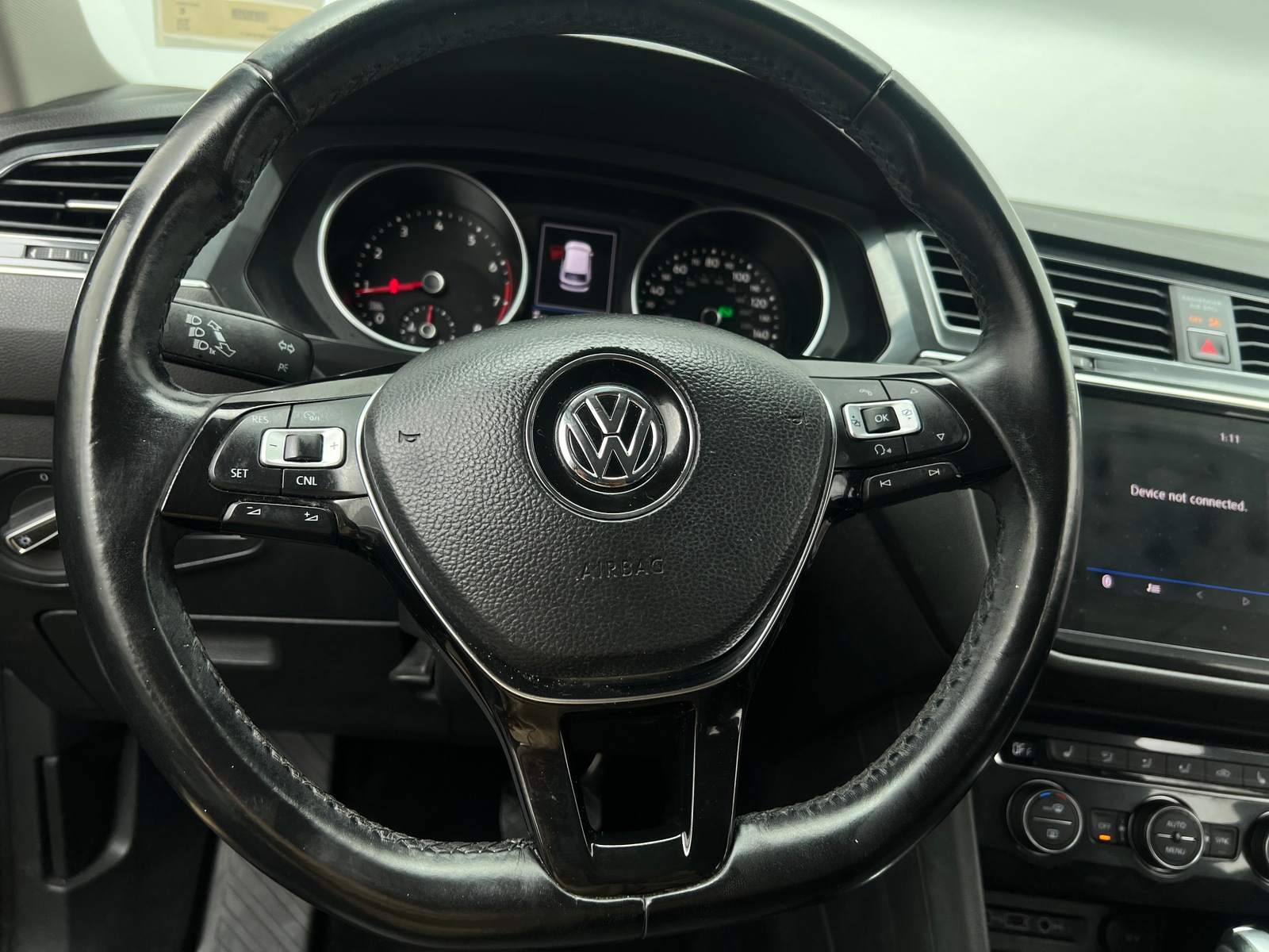 Thumbnail: 2018 Volkswagen Tiguan - 5