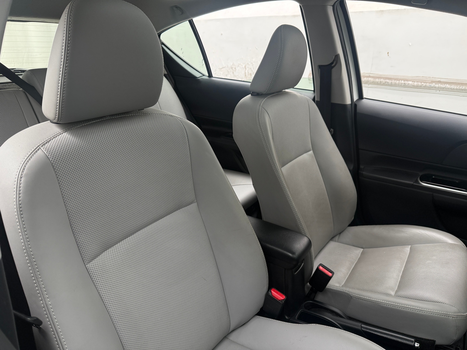 Thumbnail: 2018 Toyota Prius c - 2