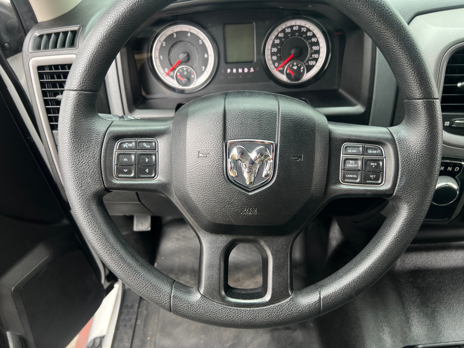 Thumbnail: 2020 RAM 1500 Classic - 5