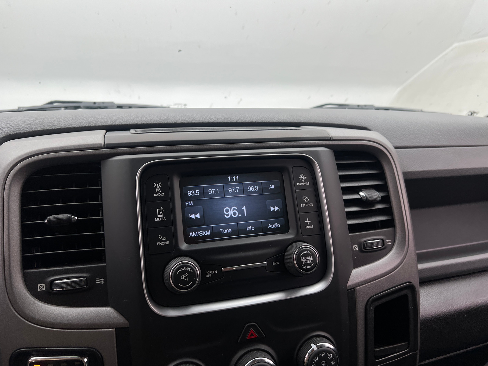 Thumbnail: 2020 RAM 1500 Classic - 4