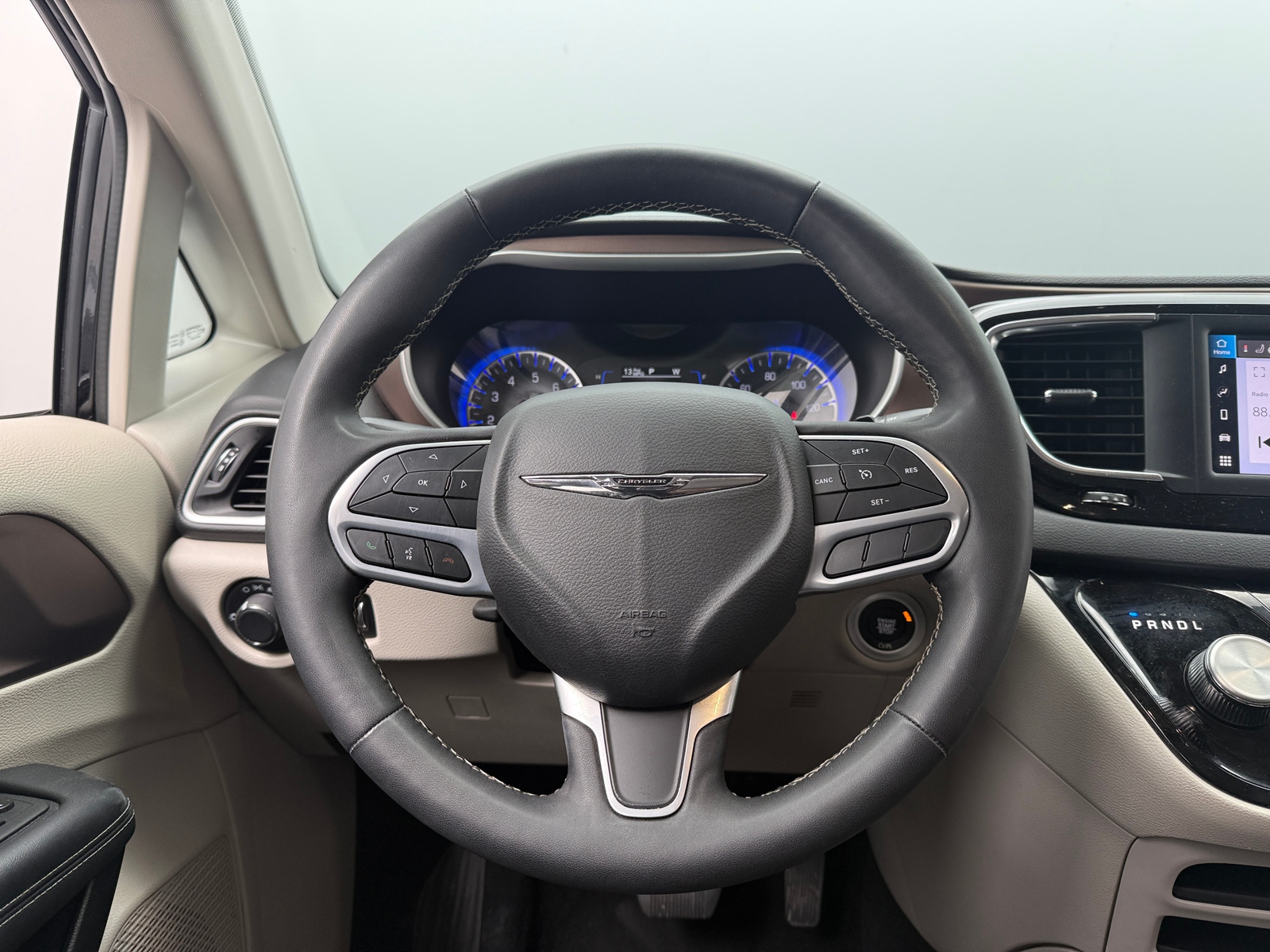 Thumbnail: 2024 Chrysler Voyager - 5