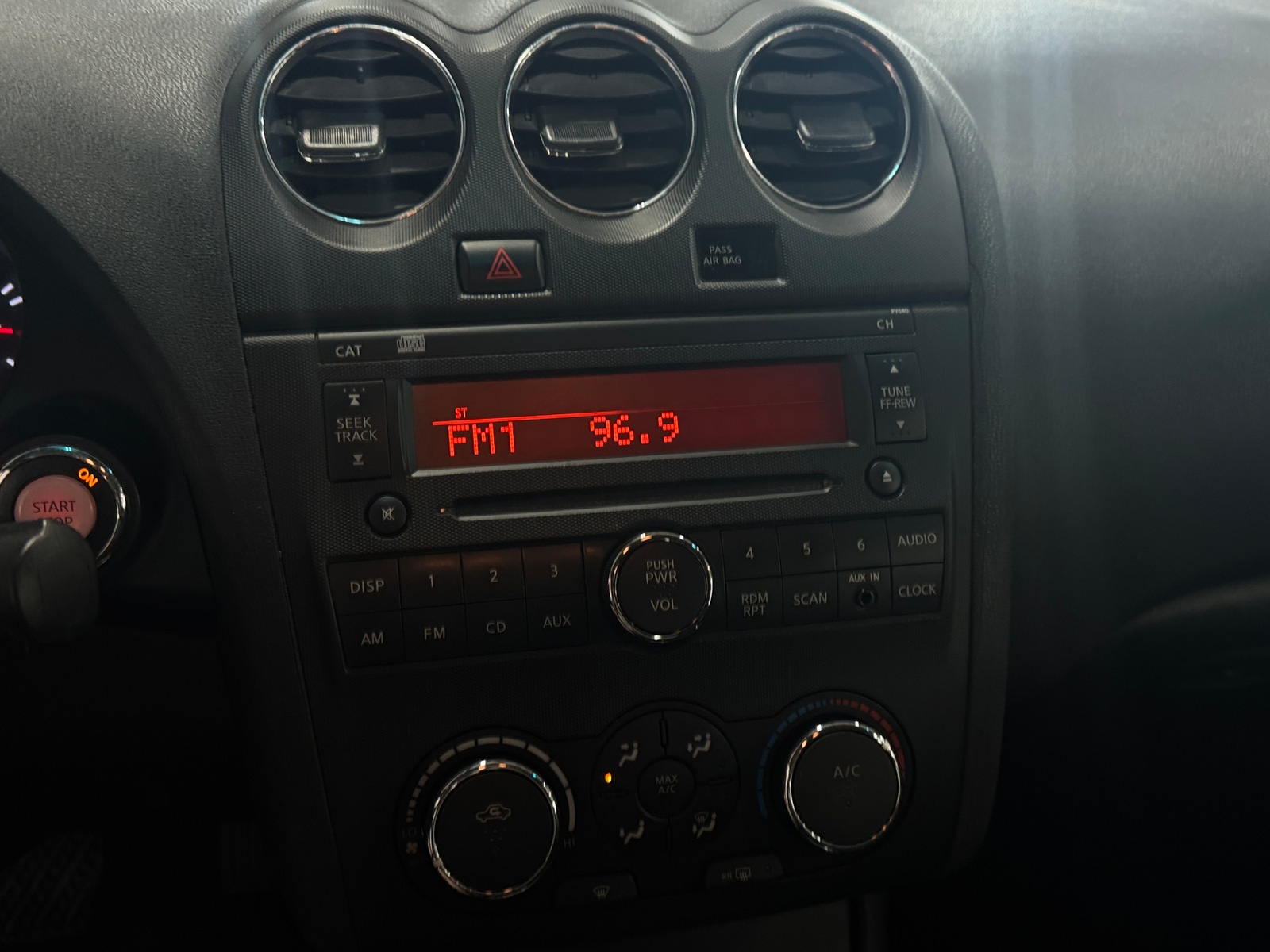 Thumbnail: 2010 Nissan Altima - 3