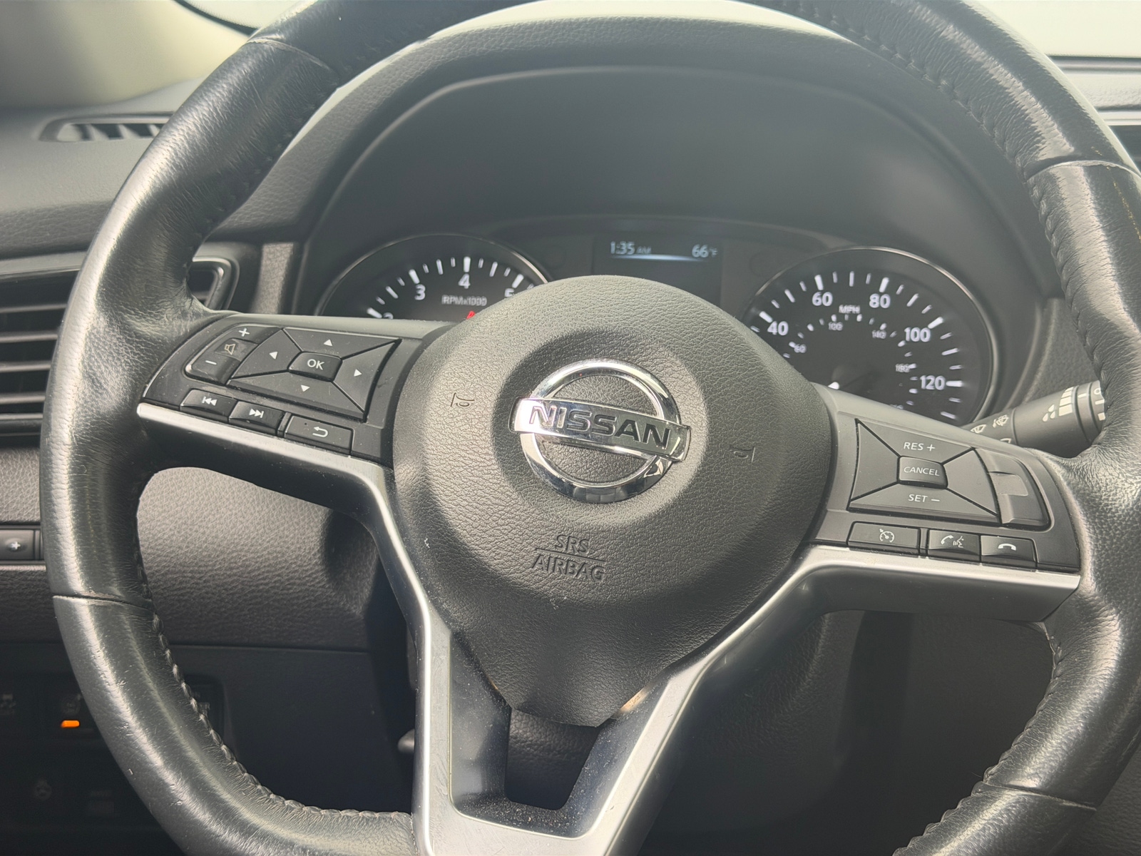 Thumbnail: 2017 Nissan Rogue - 4