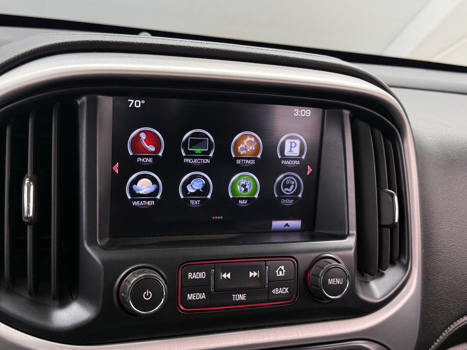 Thumbnail: 2016 GMC Canyon - 3