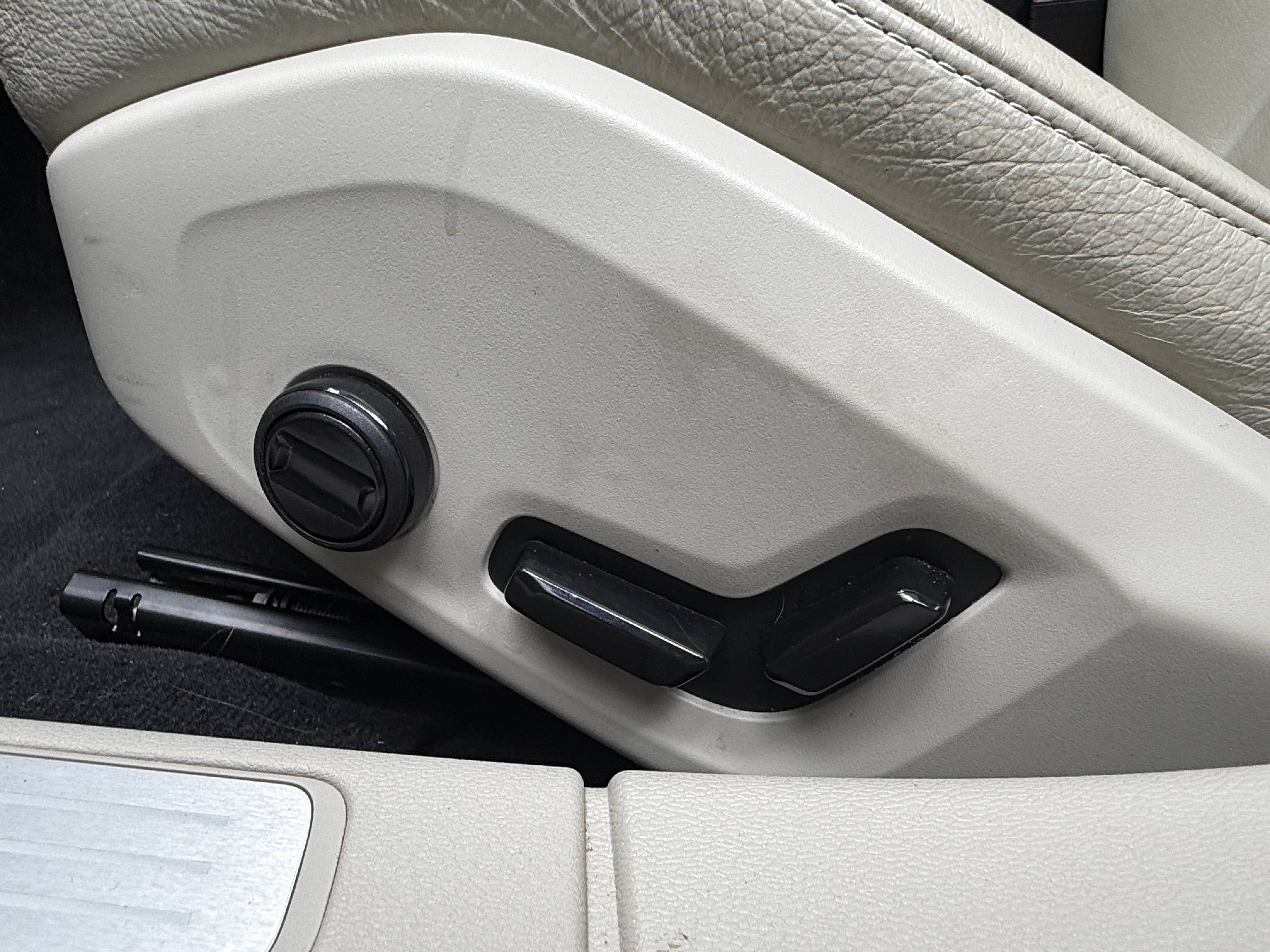 2022 Volvo S60 B5 Momentum, photo 11