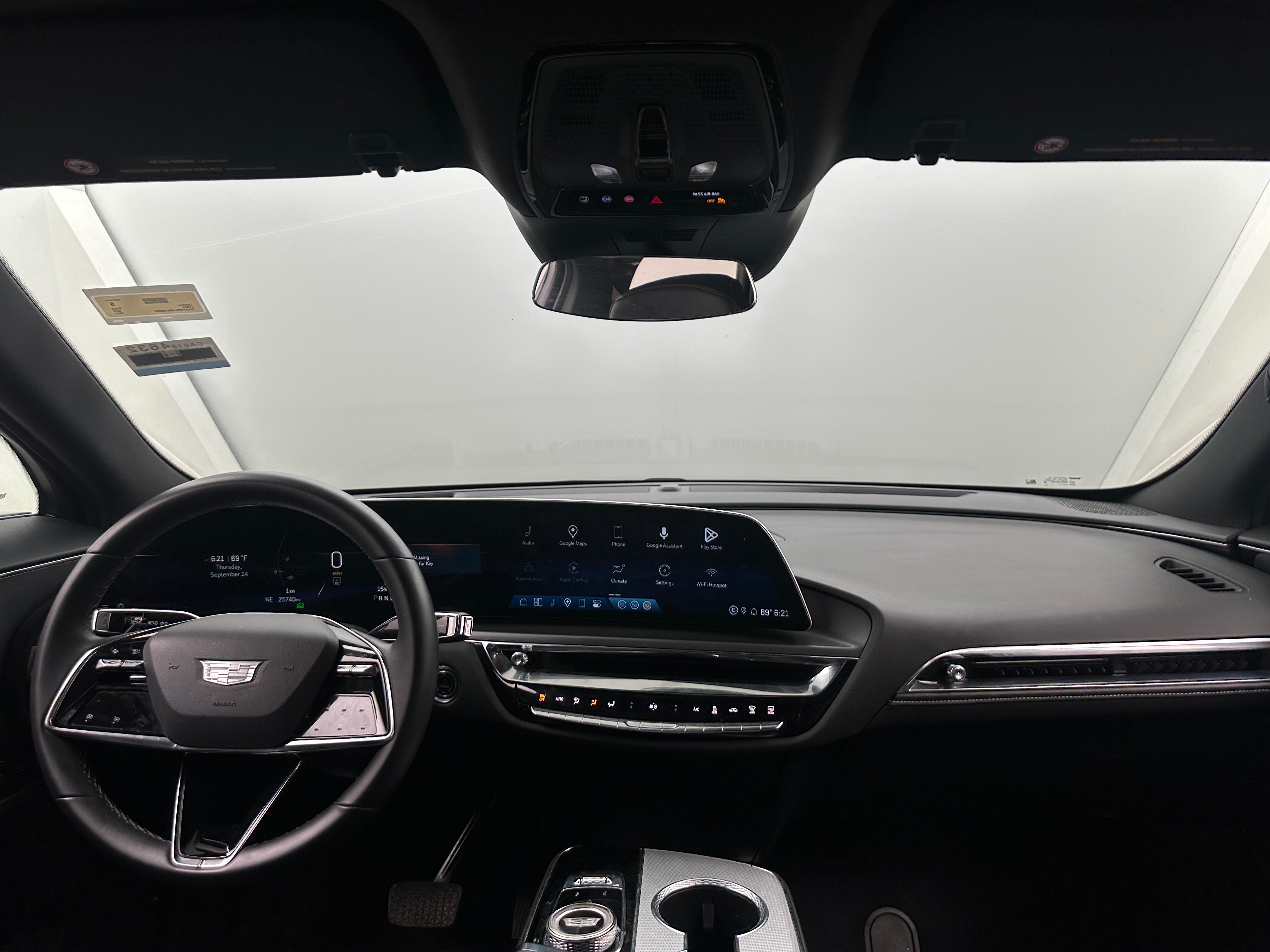 Used 2024 Cadillac LYRIQ Tech with VIN 1GYKPMRL4RZ138085 for sale in Oak Creek, WI