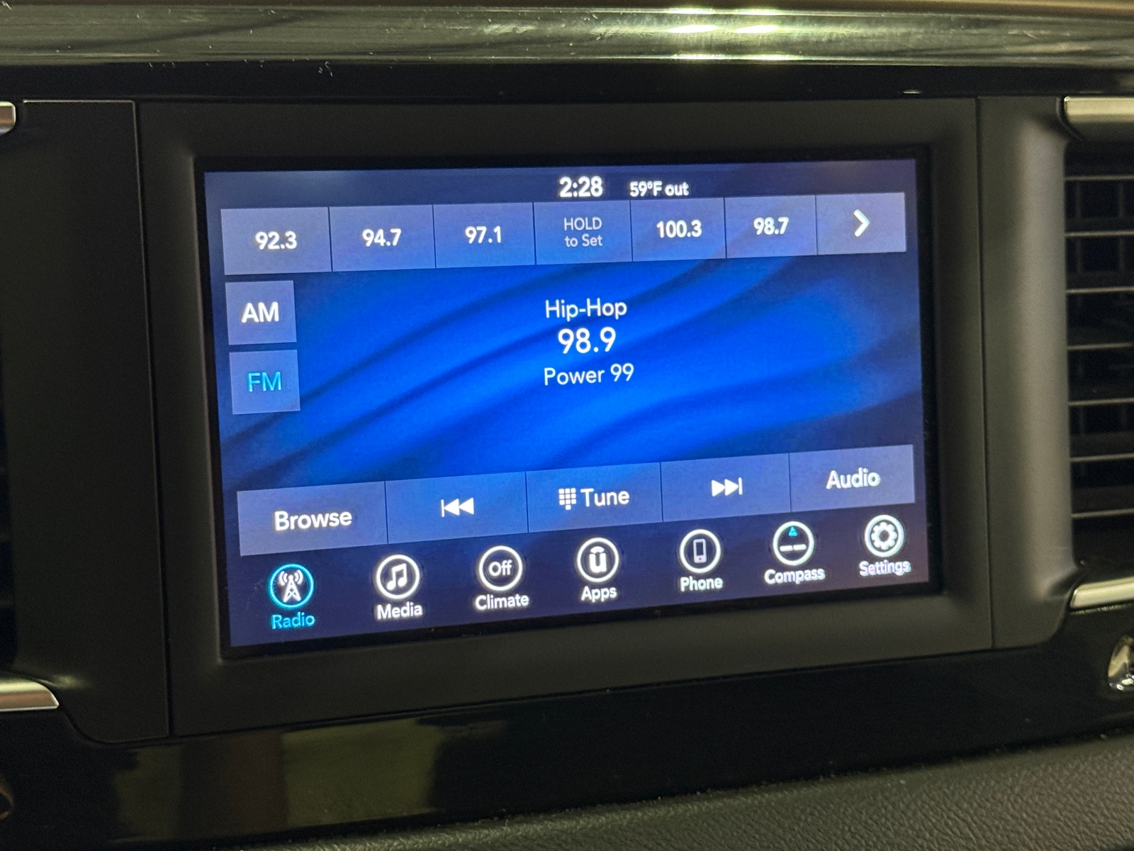 Thumbnail: 2019 Chrysler Pacifica - 4