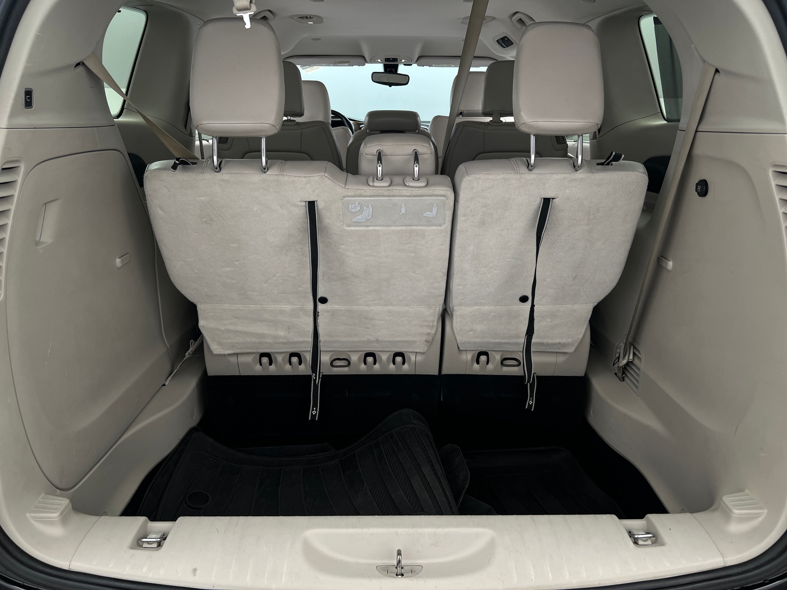 Thumbnail: 2017 Chrysler Pacifica - 6