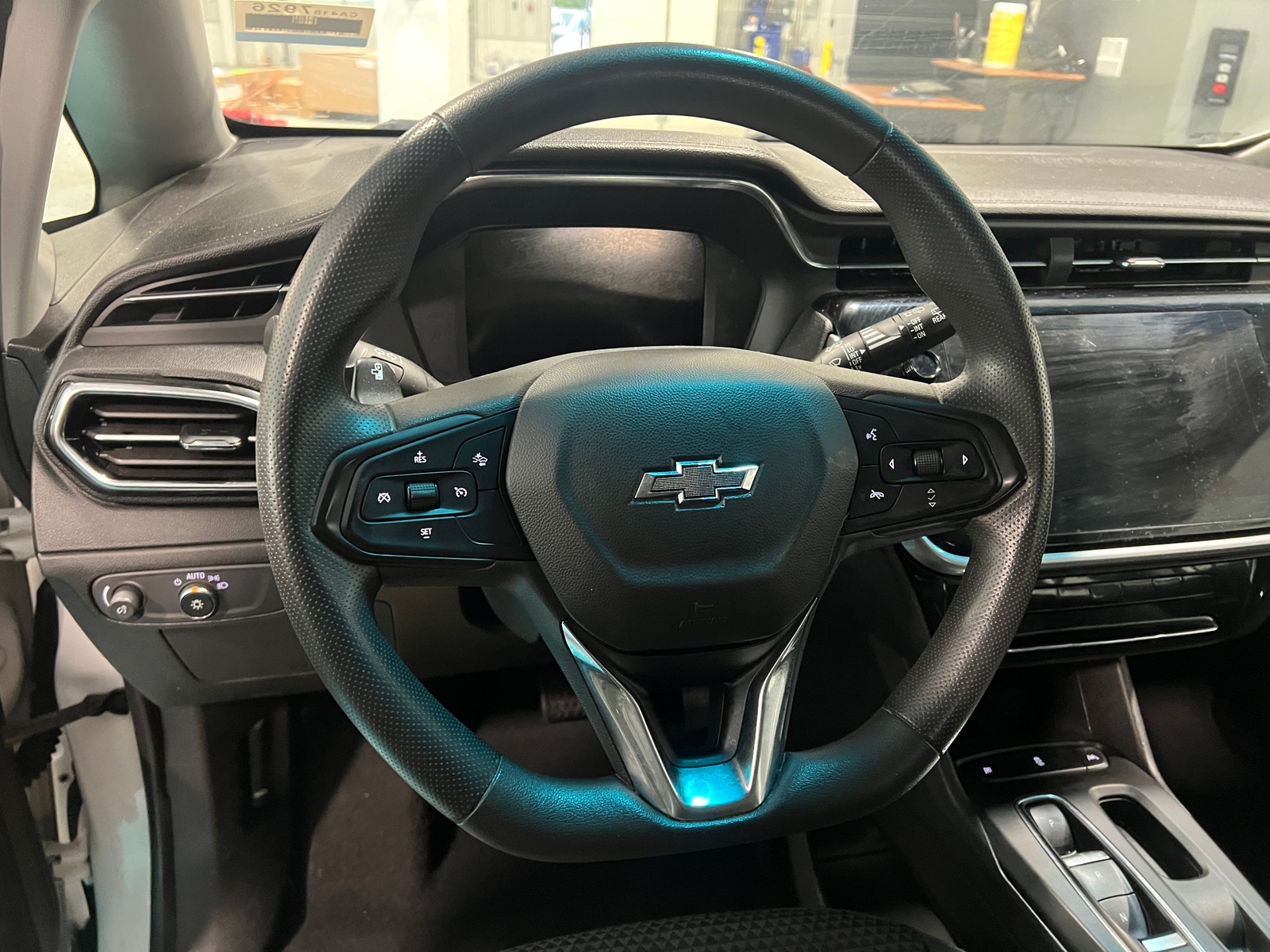 Thumbnail: 2023 Chevrolet Bolt EV - 5