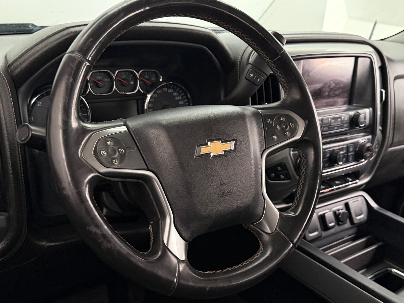 Thumbnail: 2017 Chevrolet Silverado 1500 - 4