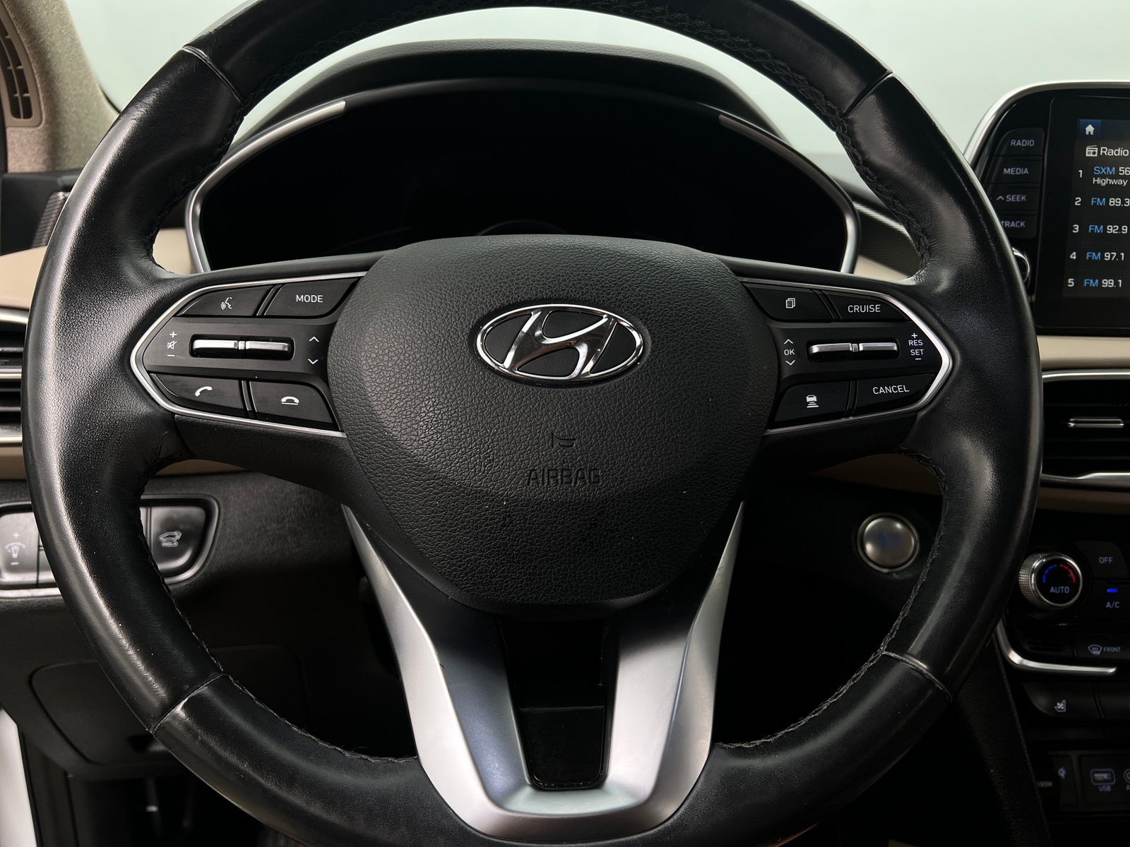 Thumbnail: 2019 Hyundai Santa Fe - 4