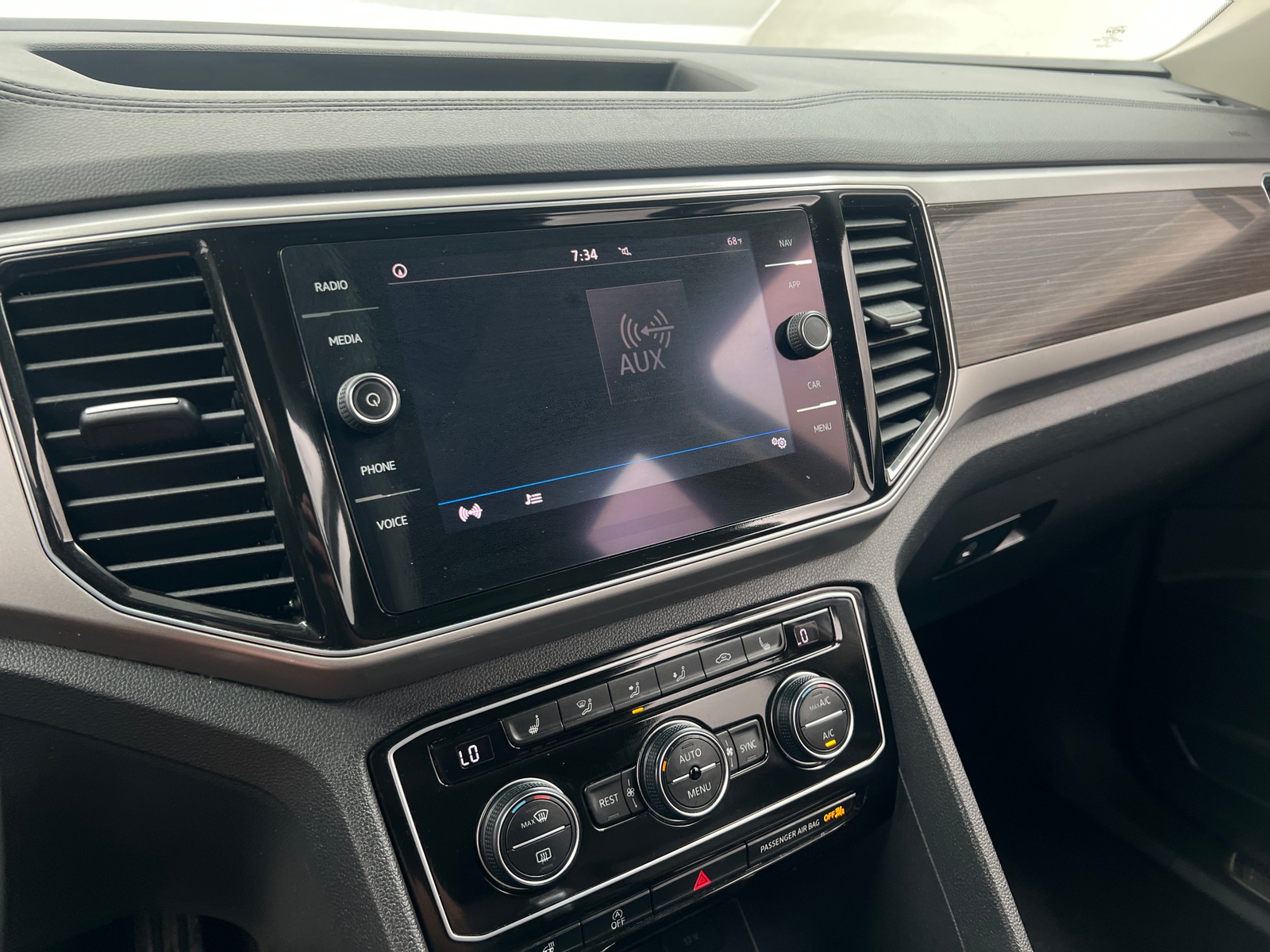 Thumbnail: 2019 Volkswagen Atlas - 4