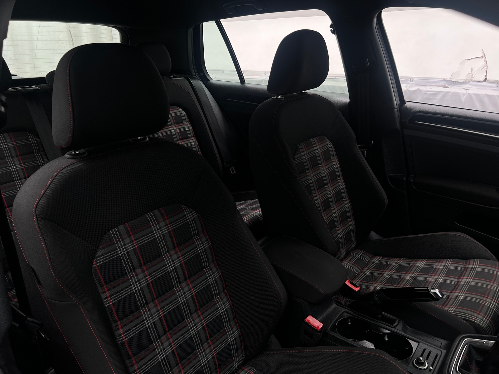Thumbnail: 2017 Volkswagen Golf - 2