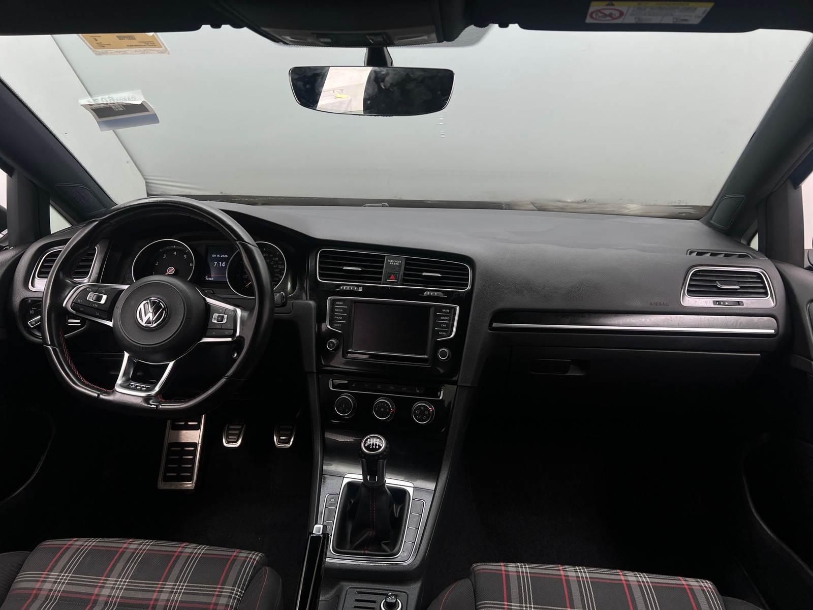 Thumbnail: 2017 Volkswagen Golf - 3