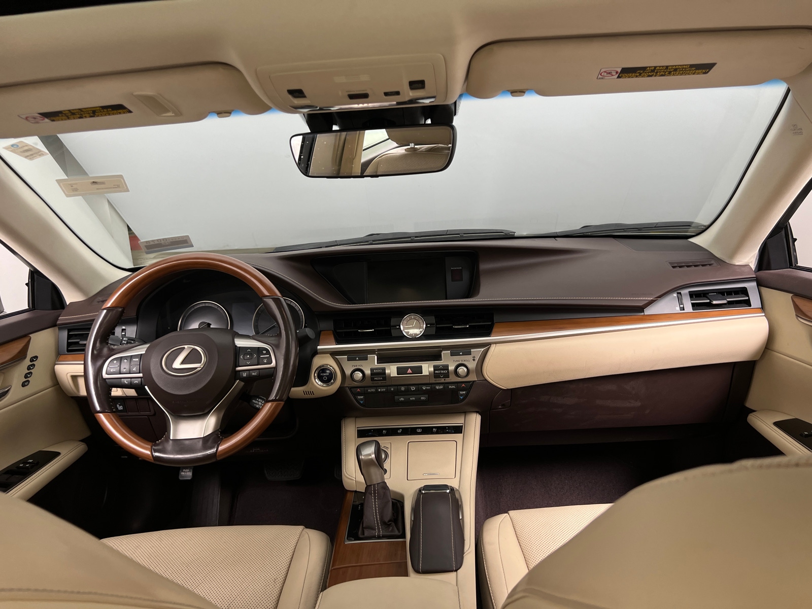 Thumbnail: 2016 Lexus ES - 2