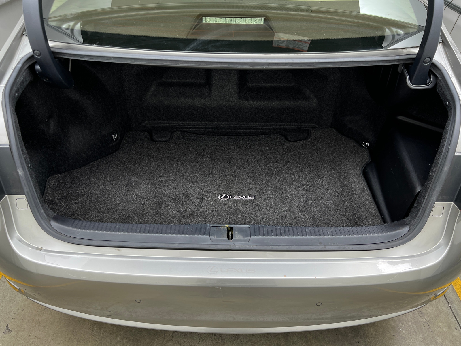 Thumbnail: 2016 Lexus ES - 6
