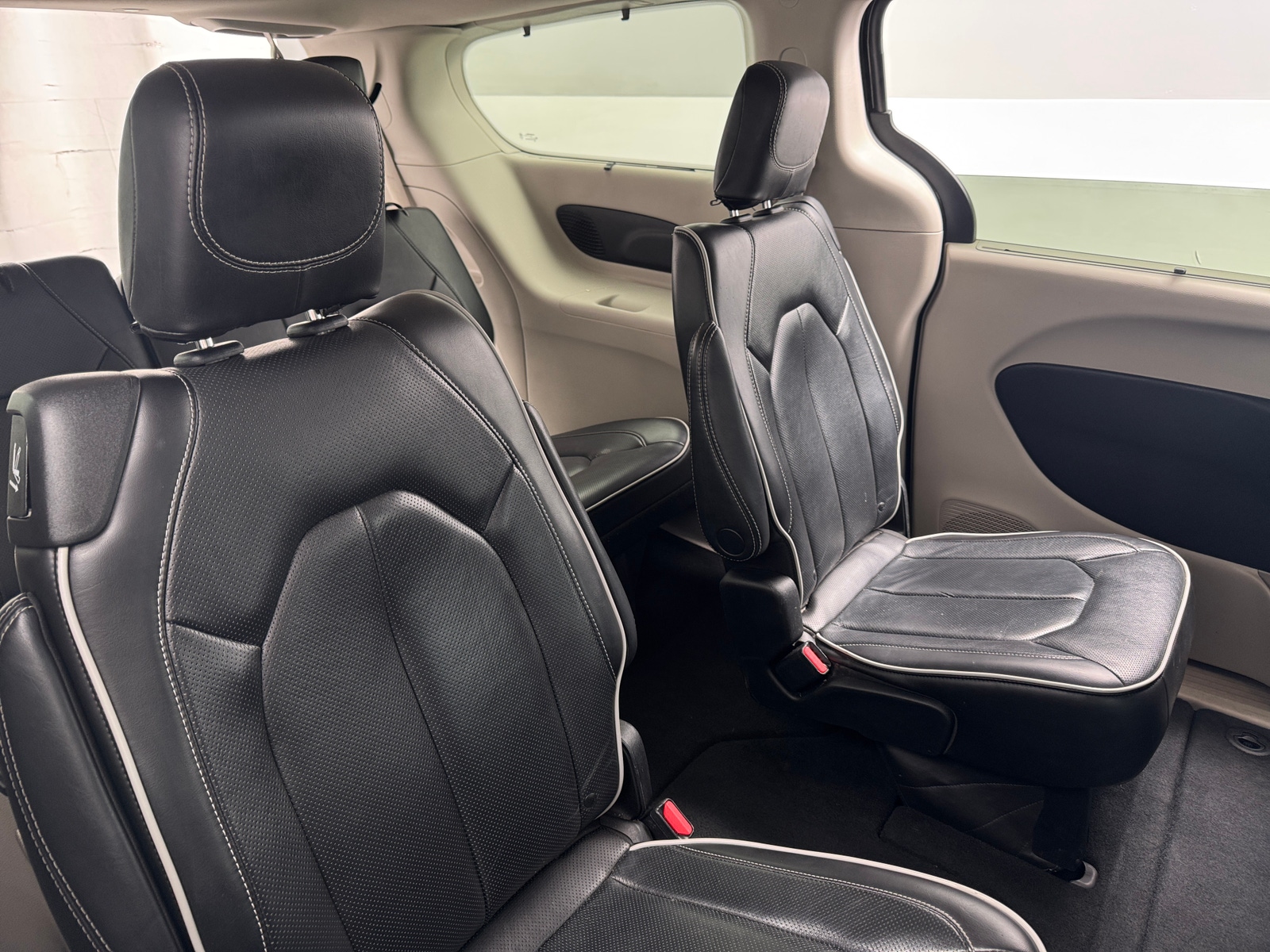 Thumbnail: 2023 Chrysler Pacifica - 5
