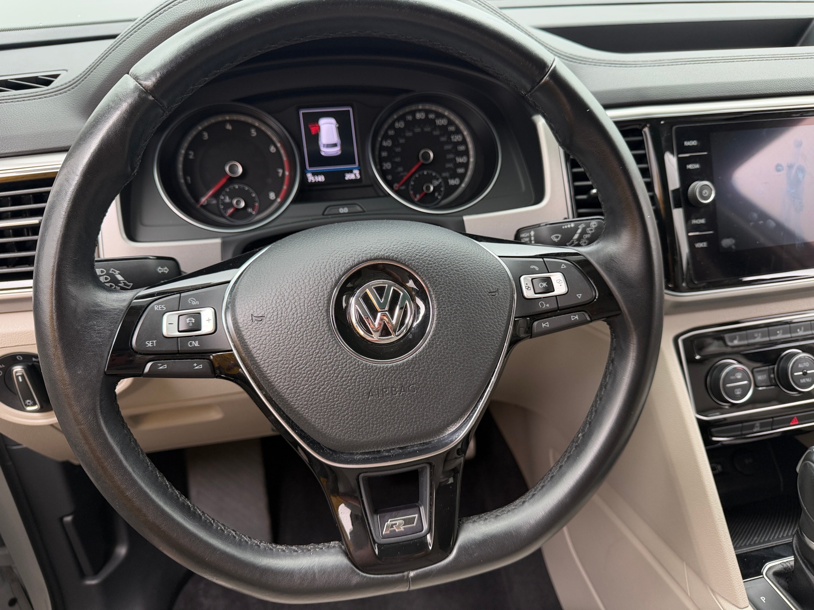 Thumbnail: 2018 Volkswagen Atlas - 4