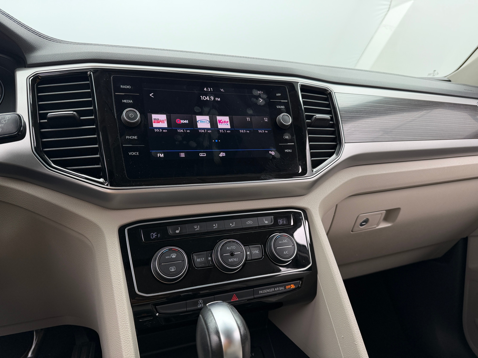 Thumbnail: 2018 Volkswagen Atlas - 3