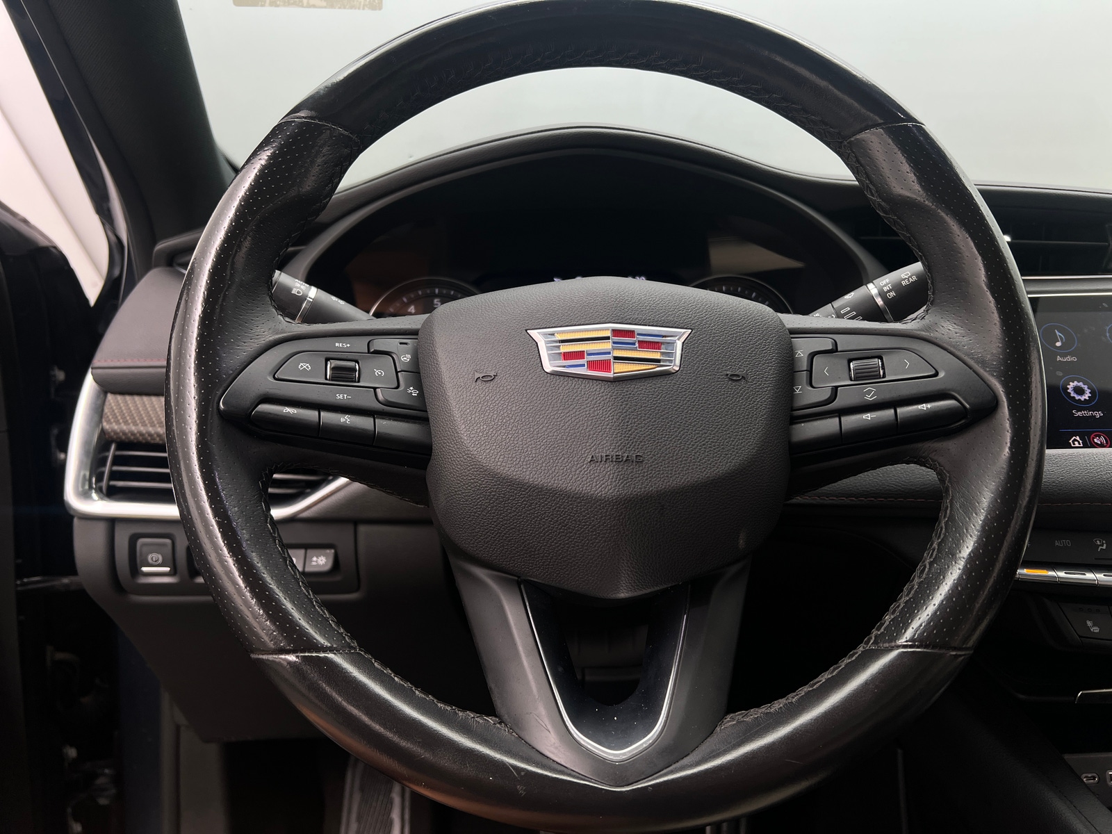 Thumbnail: 2019 Cadillac XT4 - 4