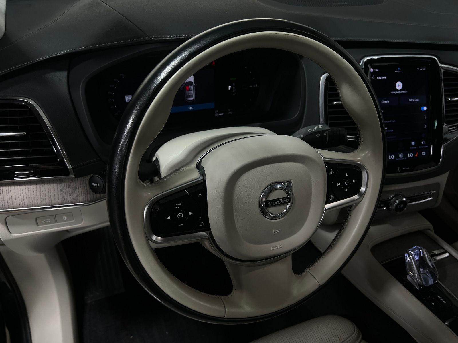 Thumbnail: 2023 Volvo XC90 - 4