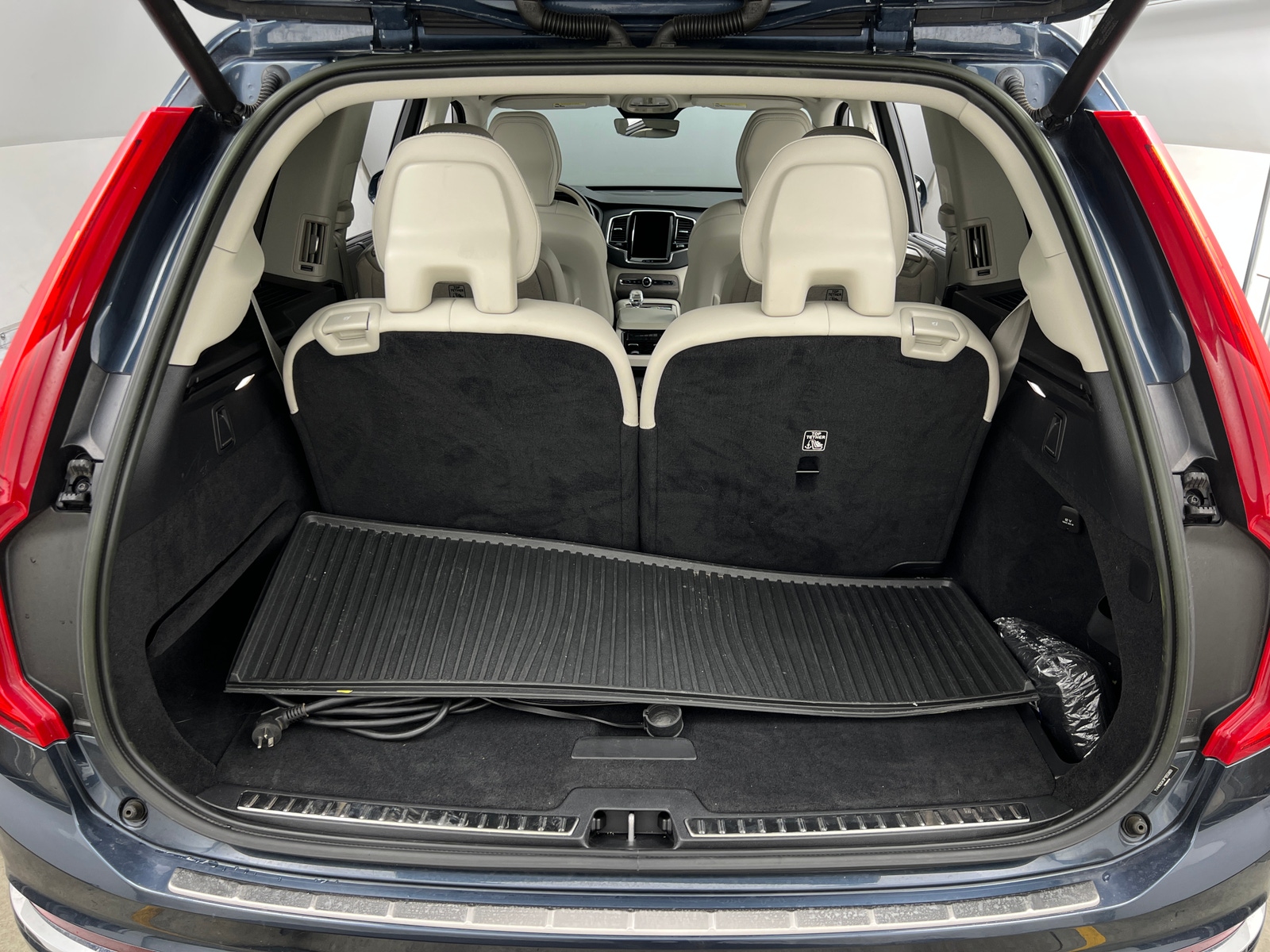 Thumbnail: 2023 Volvo XC90 - 6