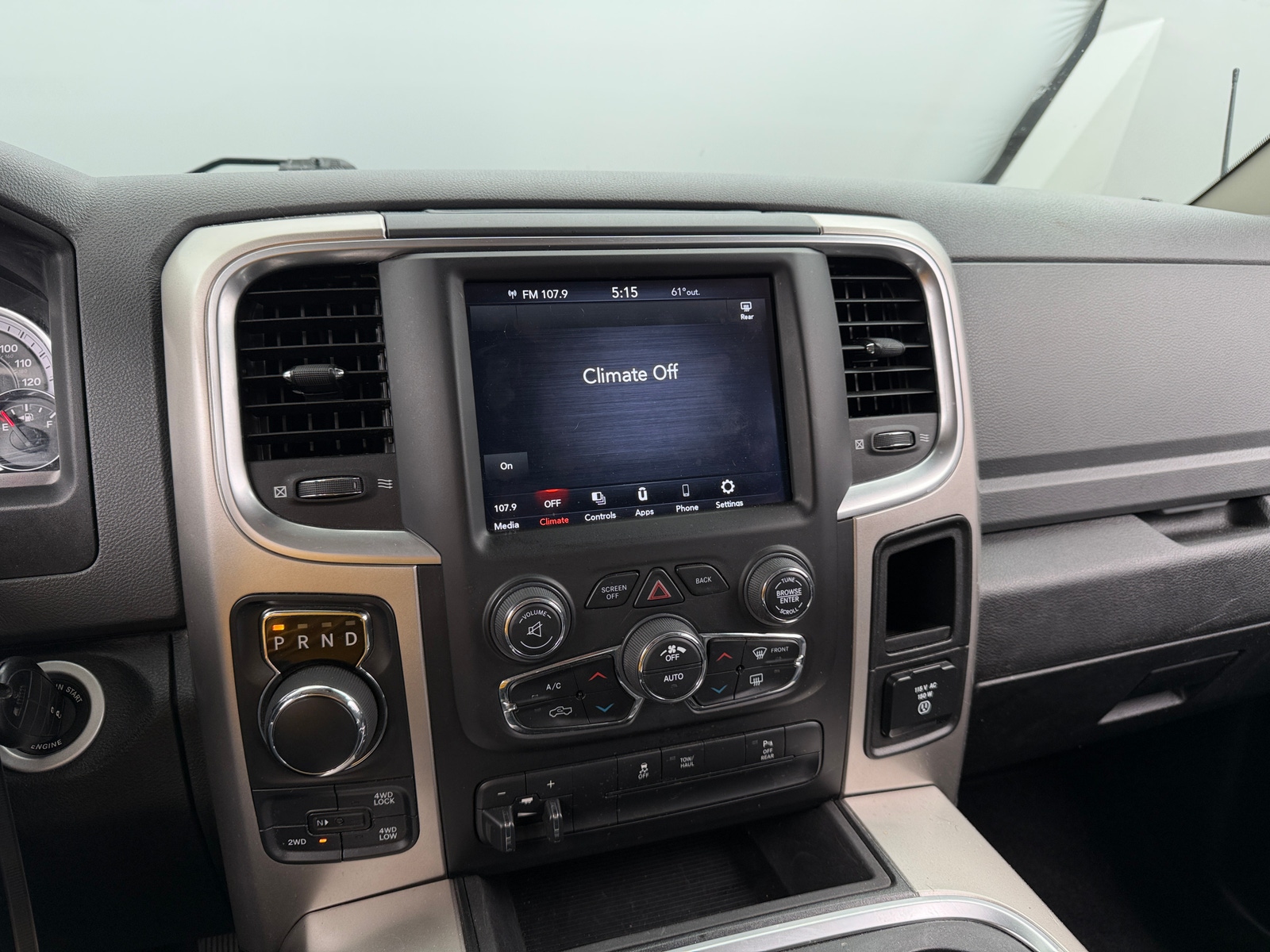 Thumbnail: 2020 RAM 1500 Classic - 4