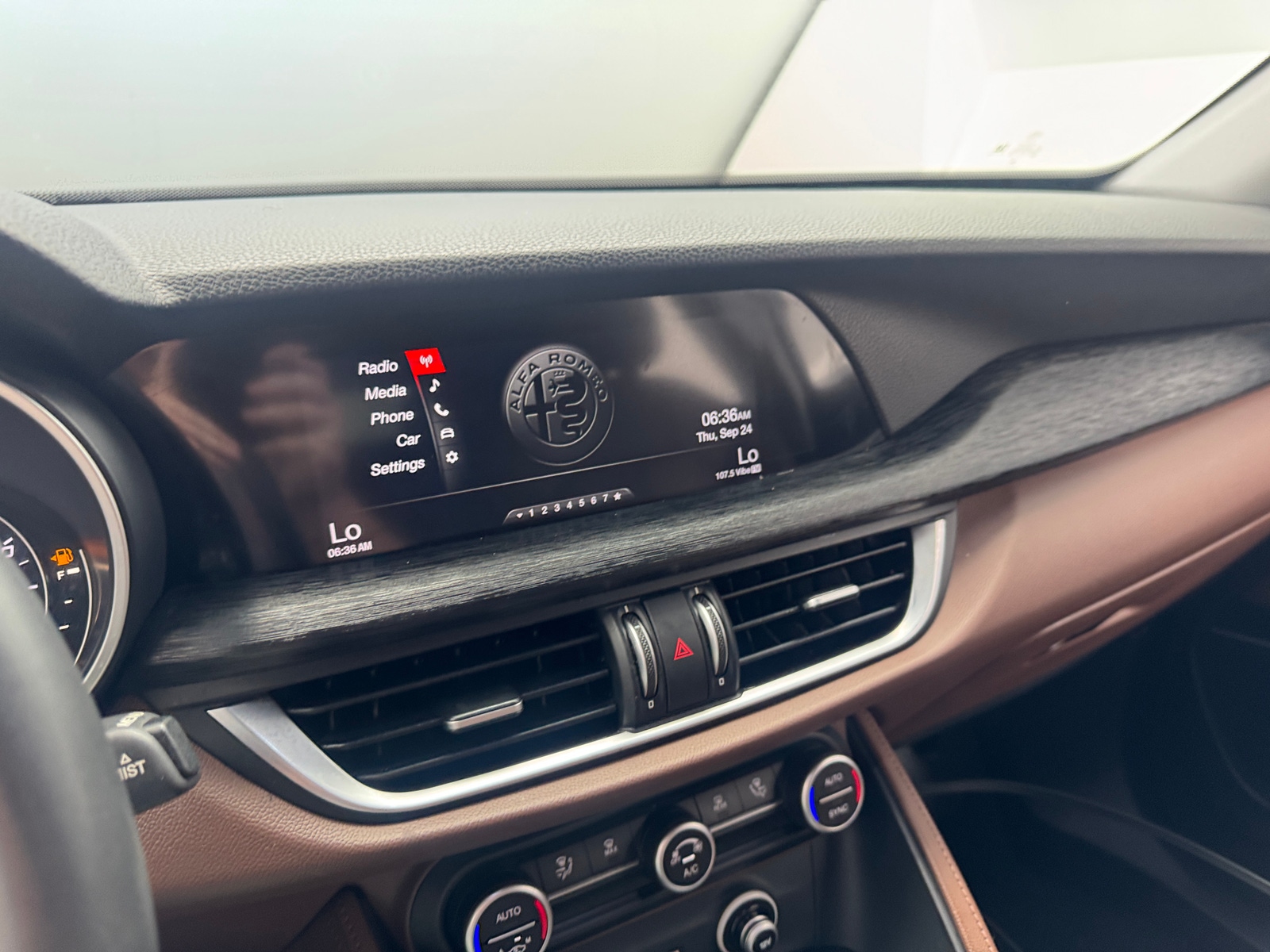 Thumbnail: 2019 Alfa Romeo Stelvio - 3