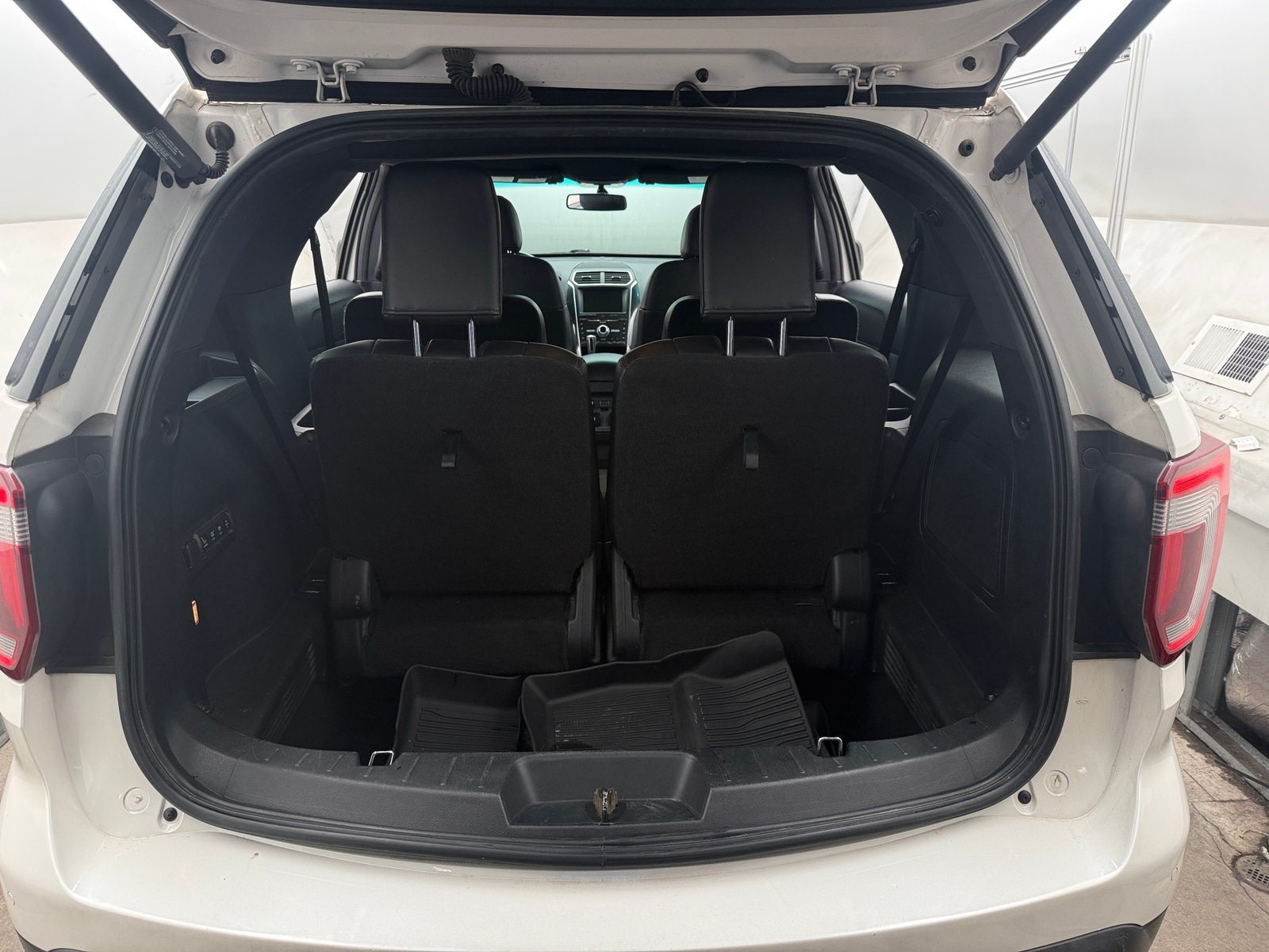 Thumbnail: 2017 Ford Explorer - 6