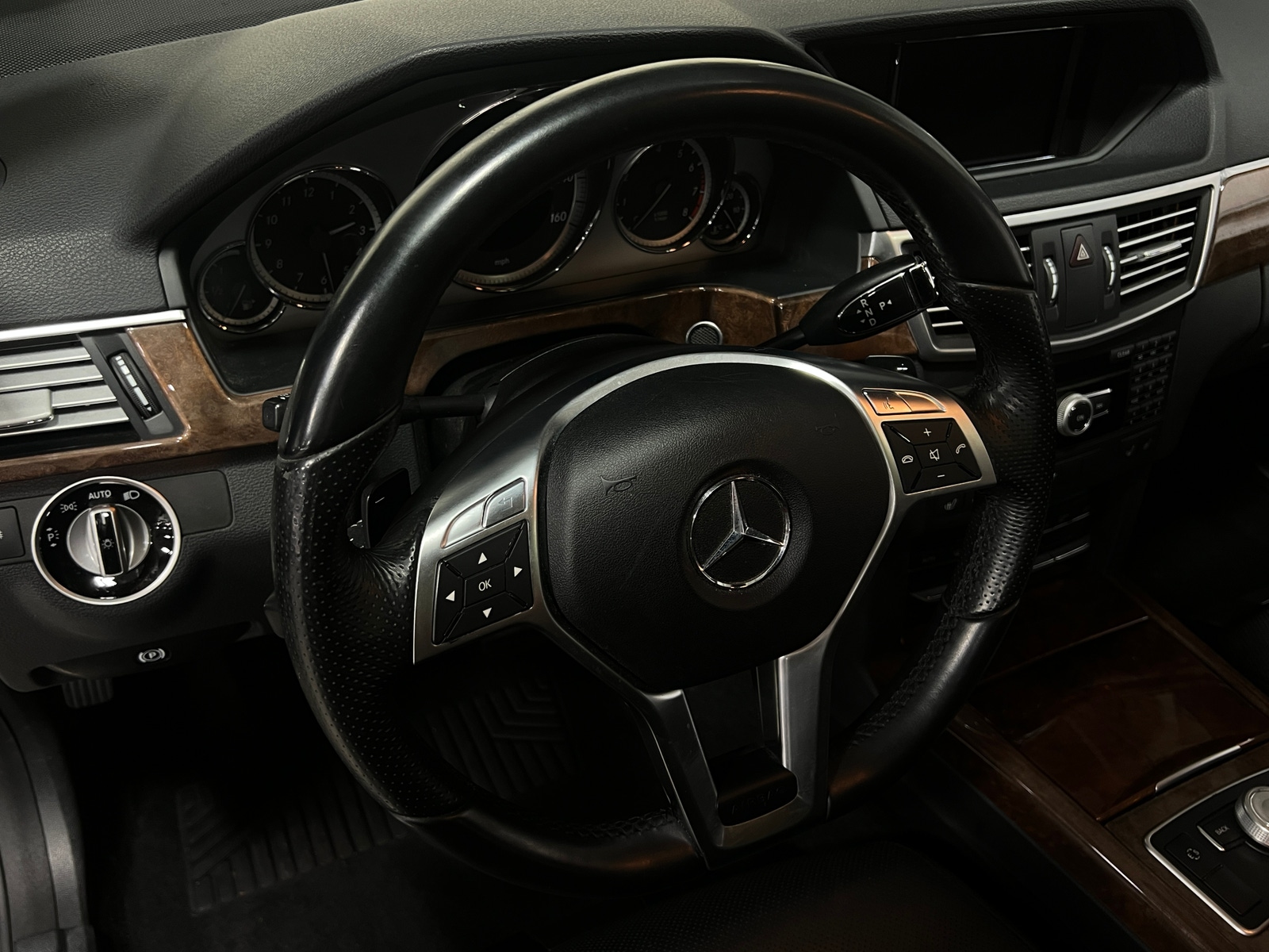 Thumbnail: 2012 Mercedes-Benz E-Class - 4
