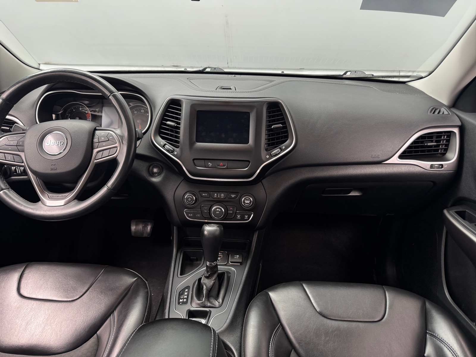 Thumbnail: 2019 Jeep Cherokee - 3