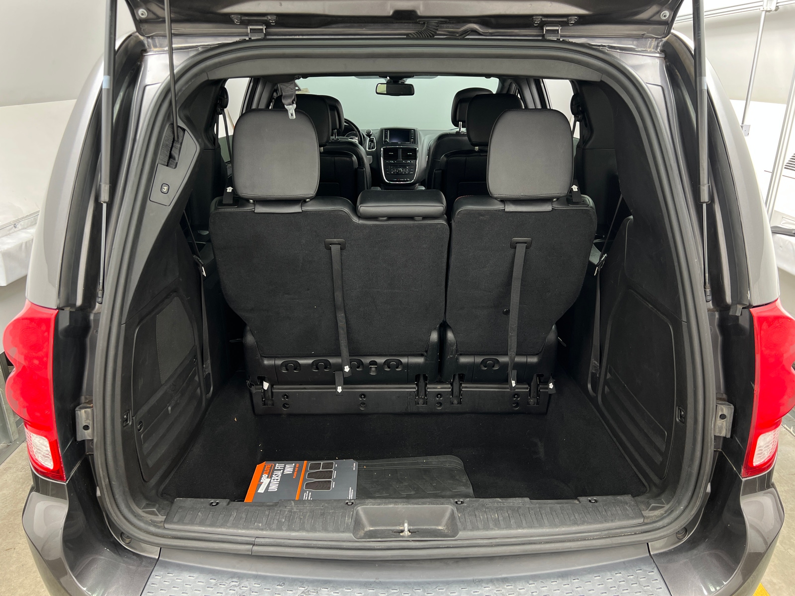 Thumbnail: 2019 Dodge Grand Caravan - 6